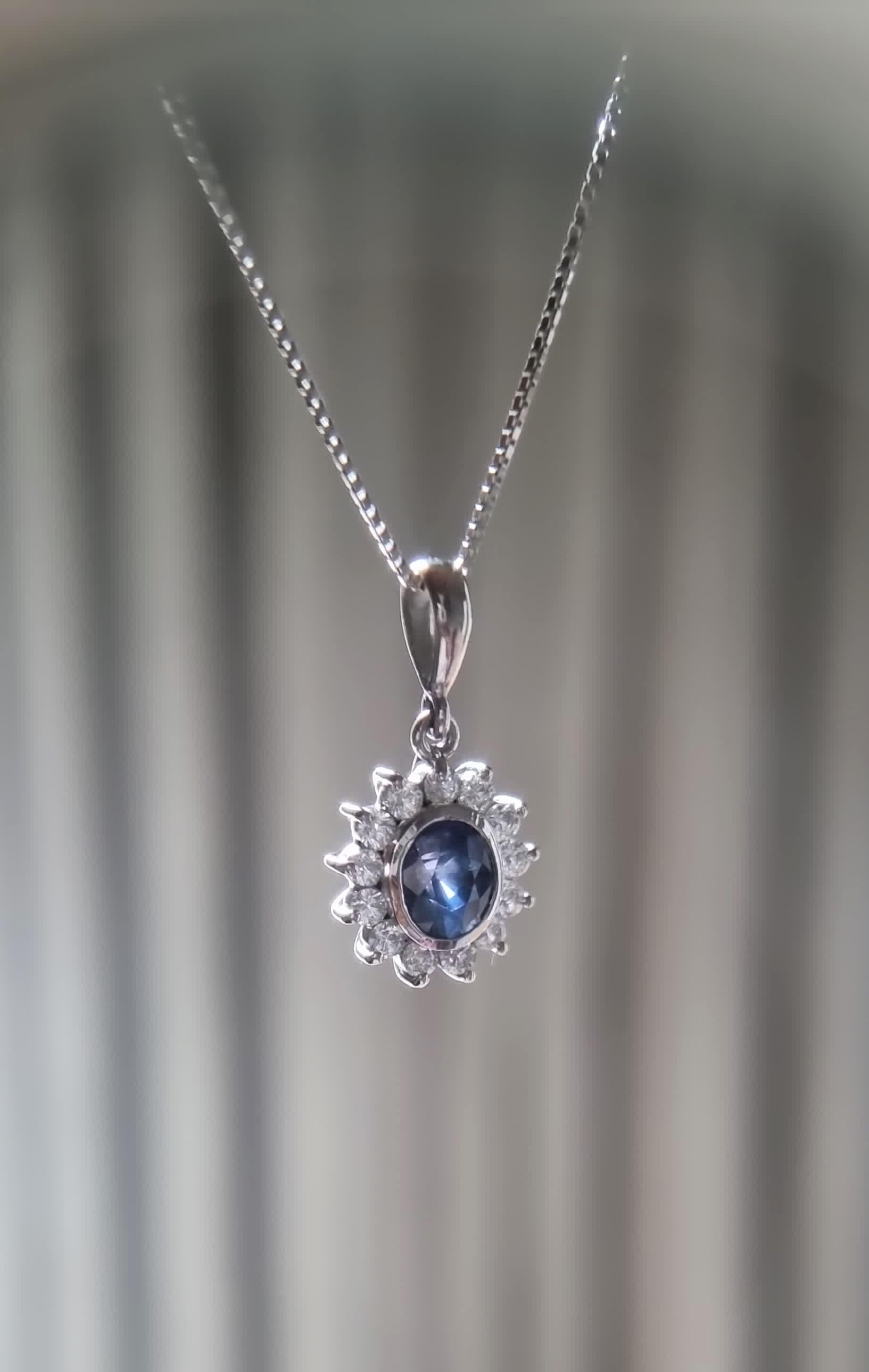 3.4ct Round Blue Sapphire Necklace Pendant For Sale 8