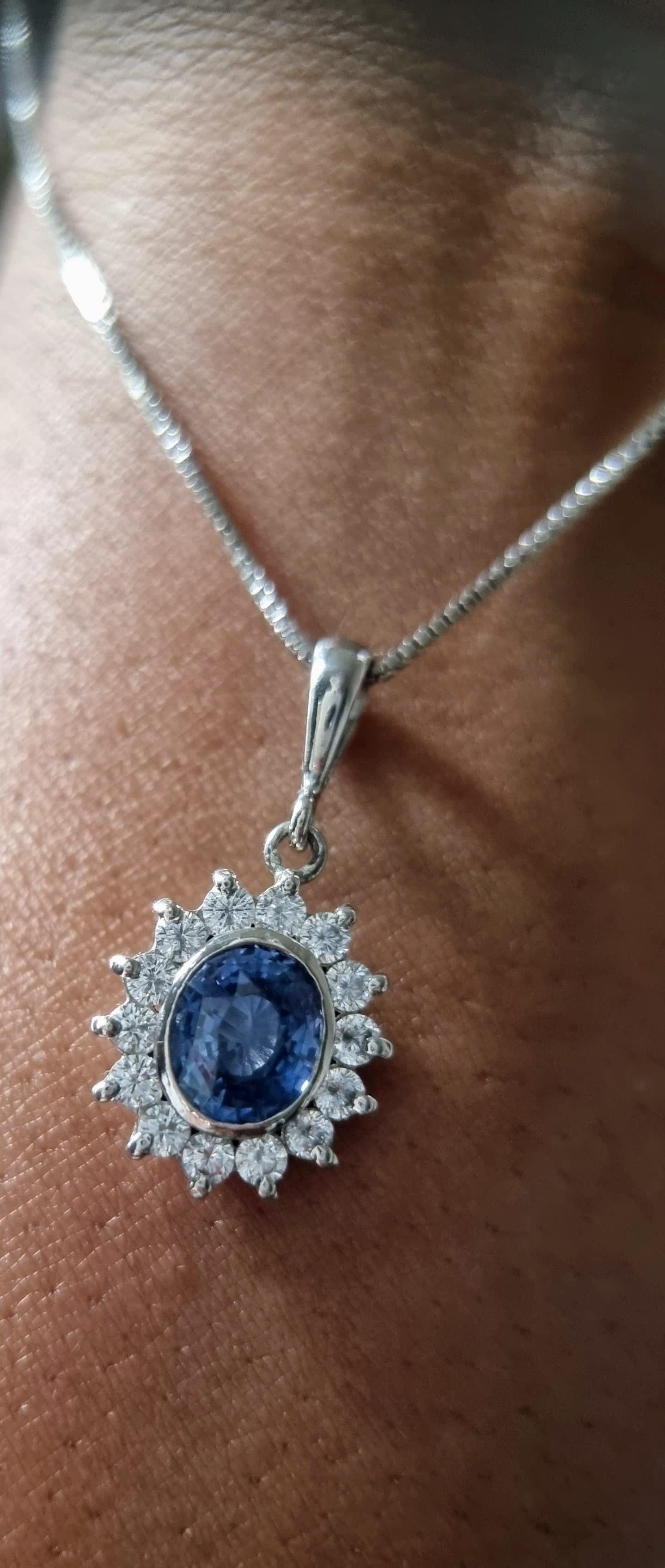 Women's or Men's 3.4ct Round Blue Sapphire Necklace Pendant For Sale