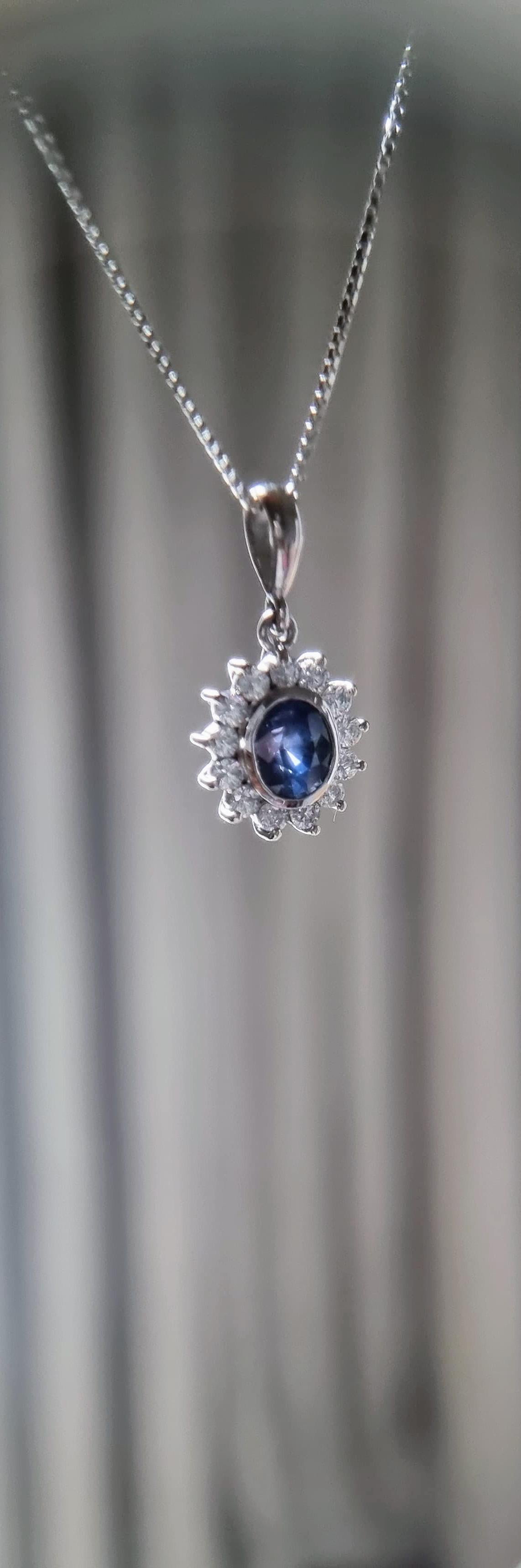 3.4ct Round Blue Sapphire Necklace Pendant For Sale 1