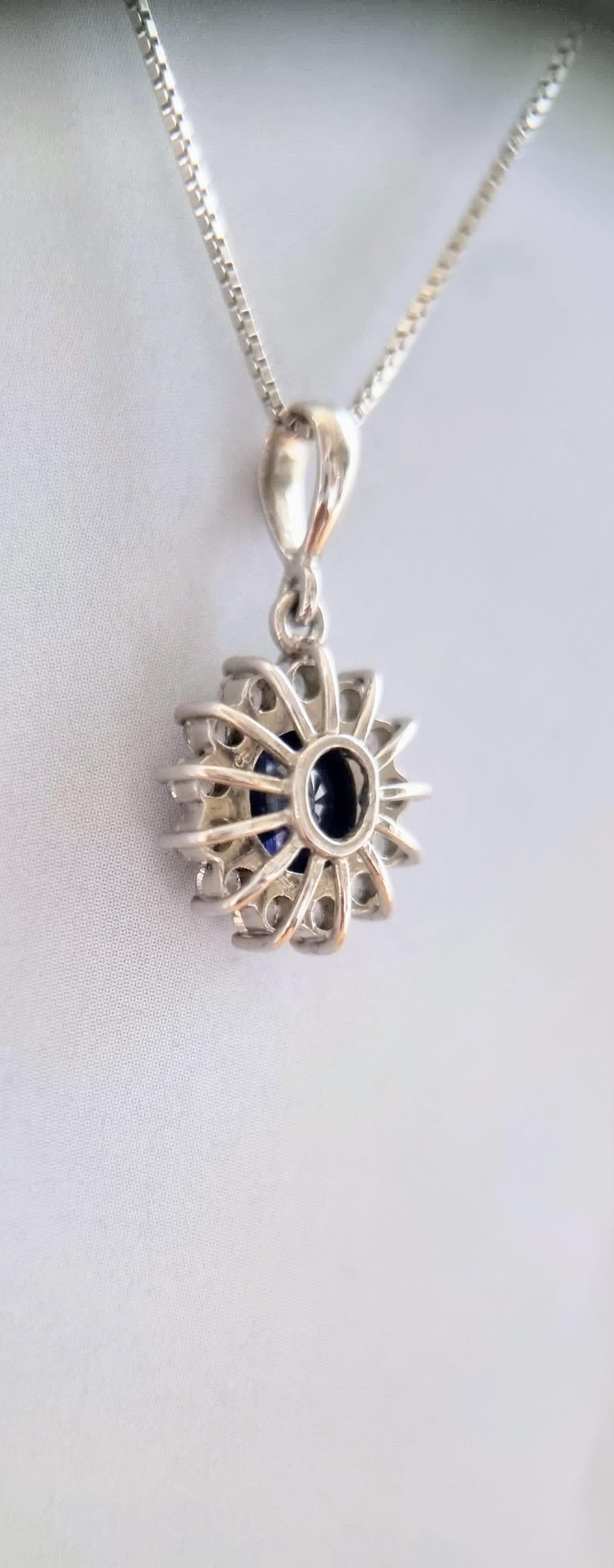3.4ct Round Blue Sapphire Necklace Pendant For Sale 3