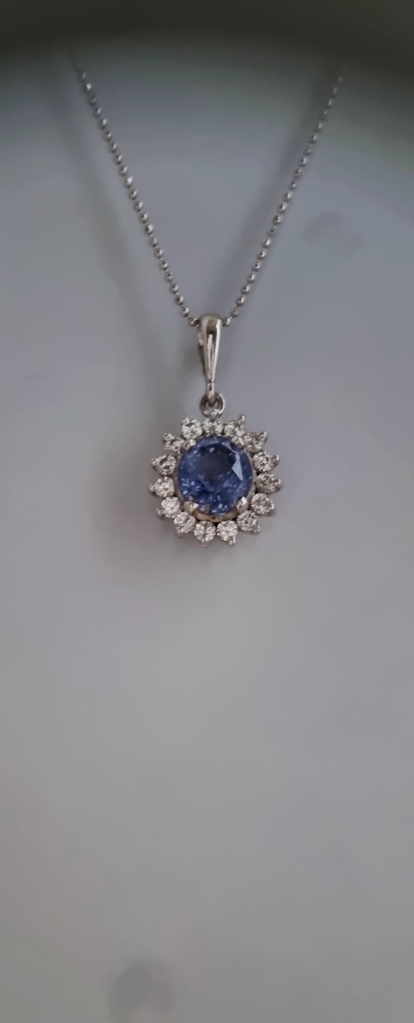 4.1ct Round Cut Prong Set Natural Blue Sapphire Pendant Necklace For Sale 4