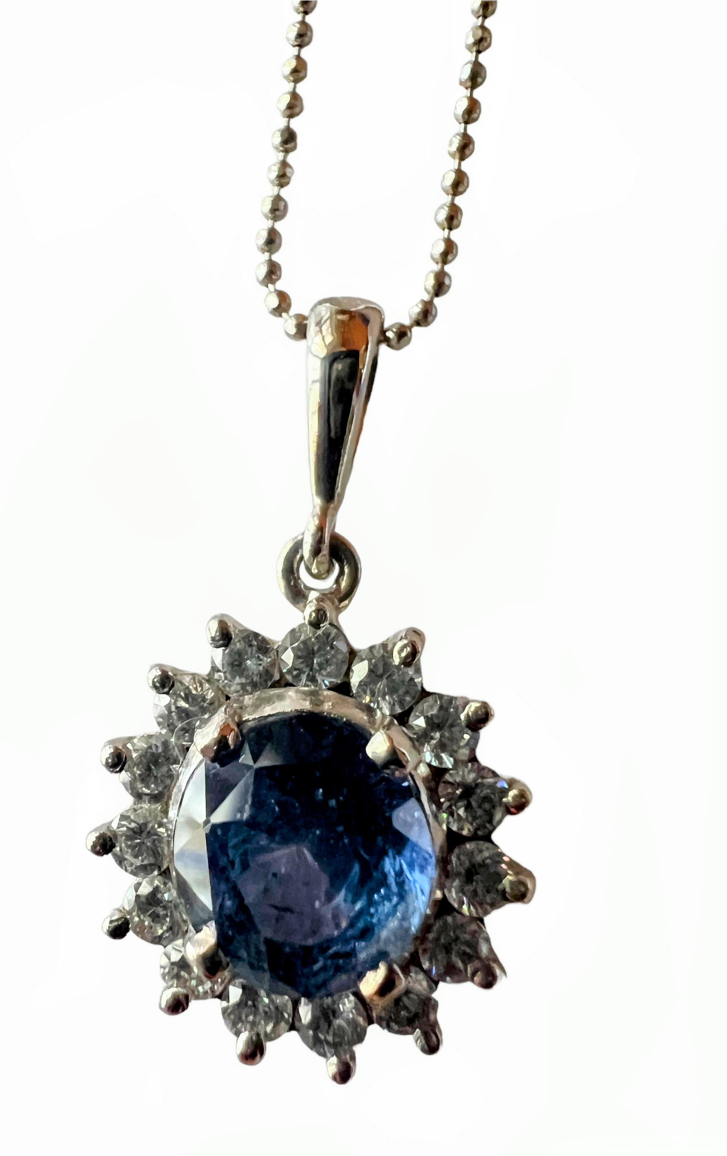Women's or Men's 3ct Round Cut Natural Blue Sapphire Pendant Necklace For Sale
