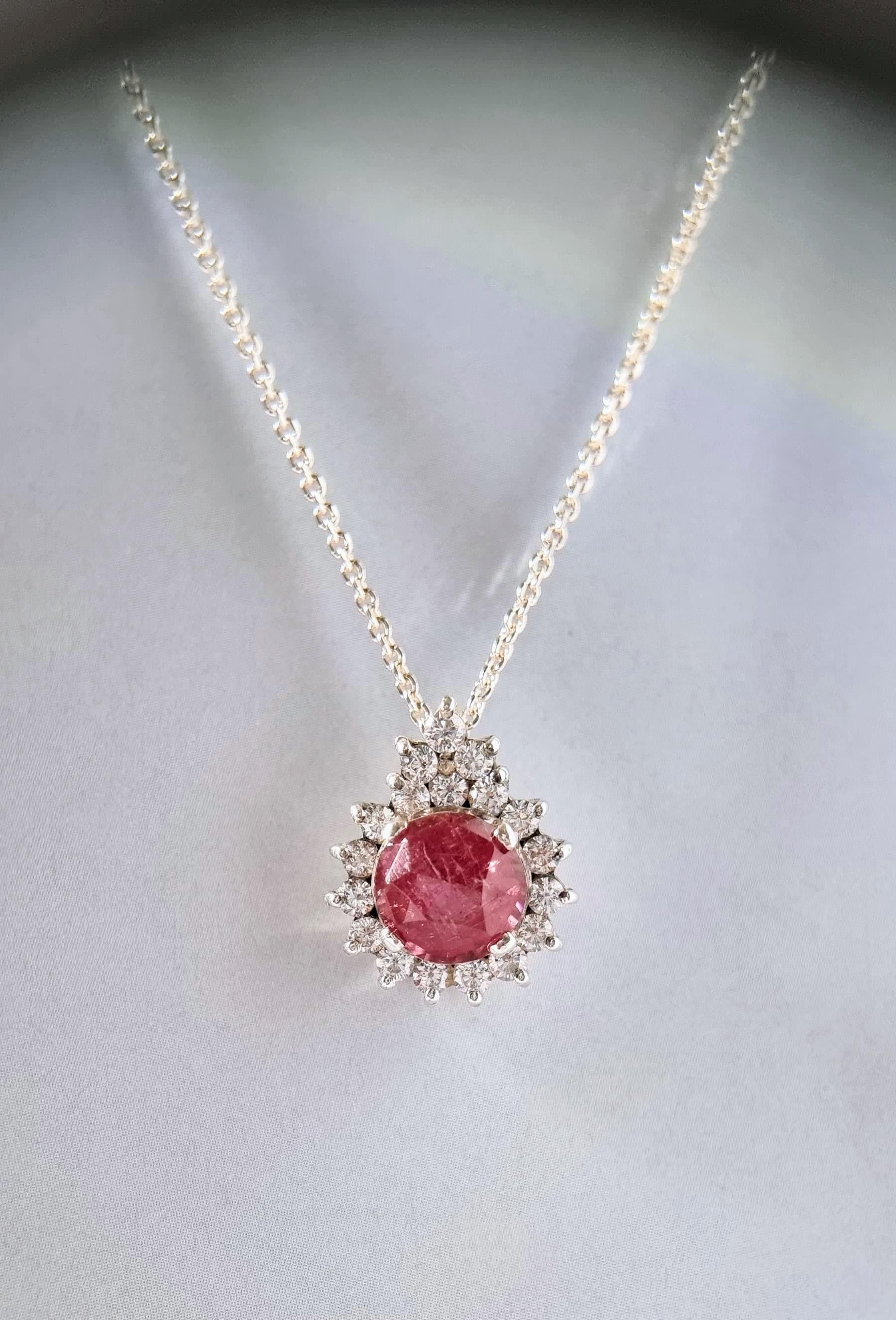Ciondolo in argento sterling con tormalina rosa naturale rotonda da 3 carati in vendita 5