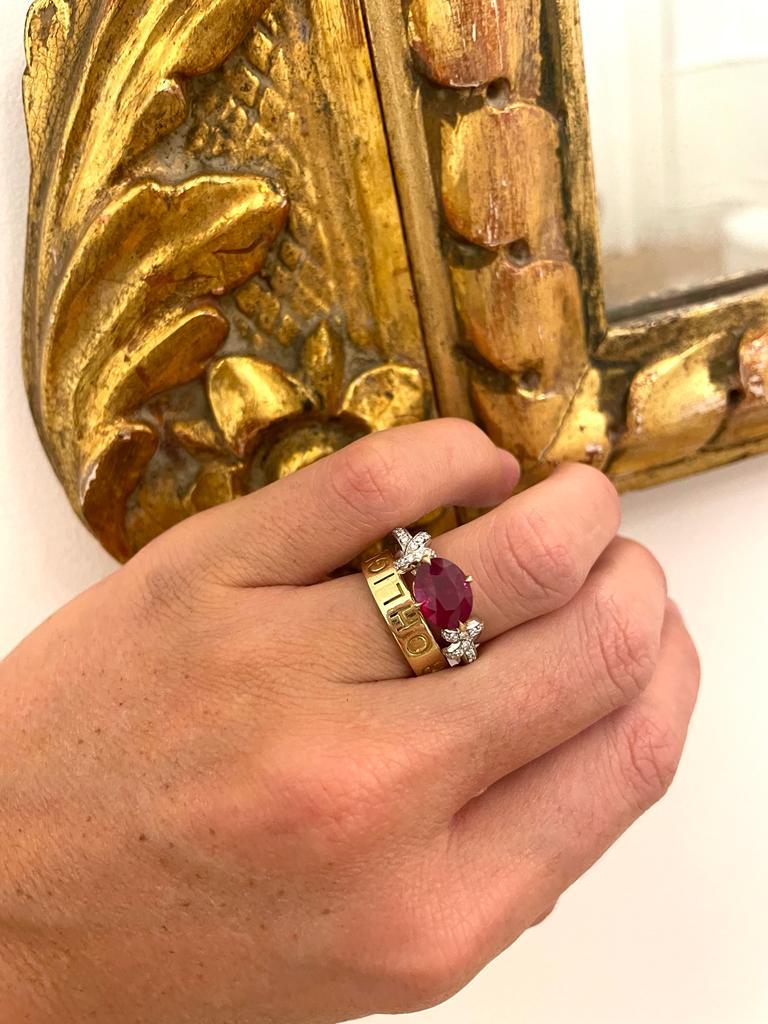 Bague en or 18ct sertie de tourmaline rubelite 3ct et d'un nœud 