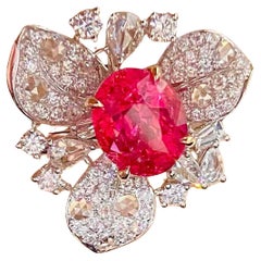 3ct Spinel
1ct White Diamond 18k White Gold Cocktail Ring