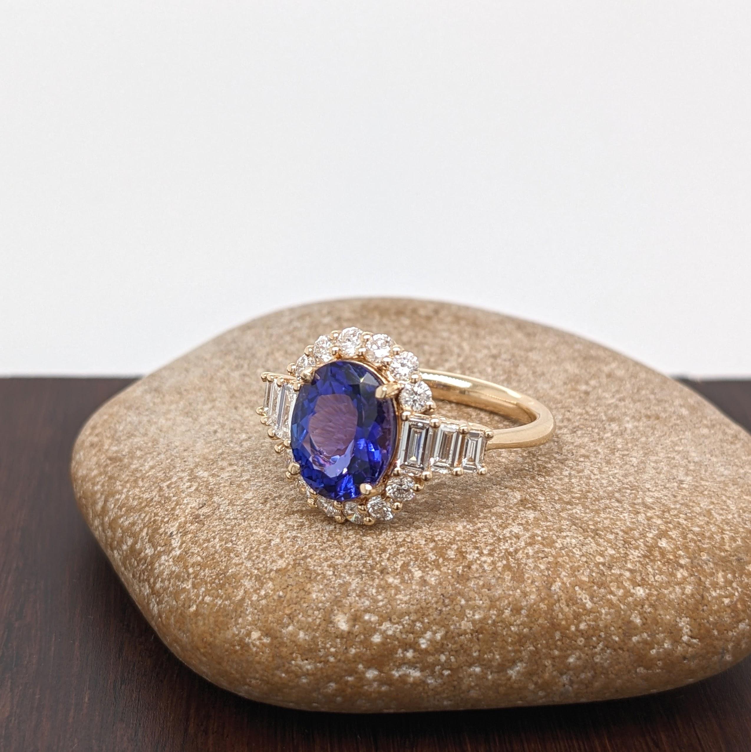 Modernist 3ct Tanzanite and Diamond Ring in Solid 14k Yellow Gold Oval 9x7mm For Sale