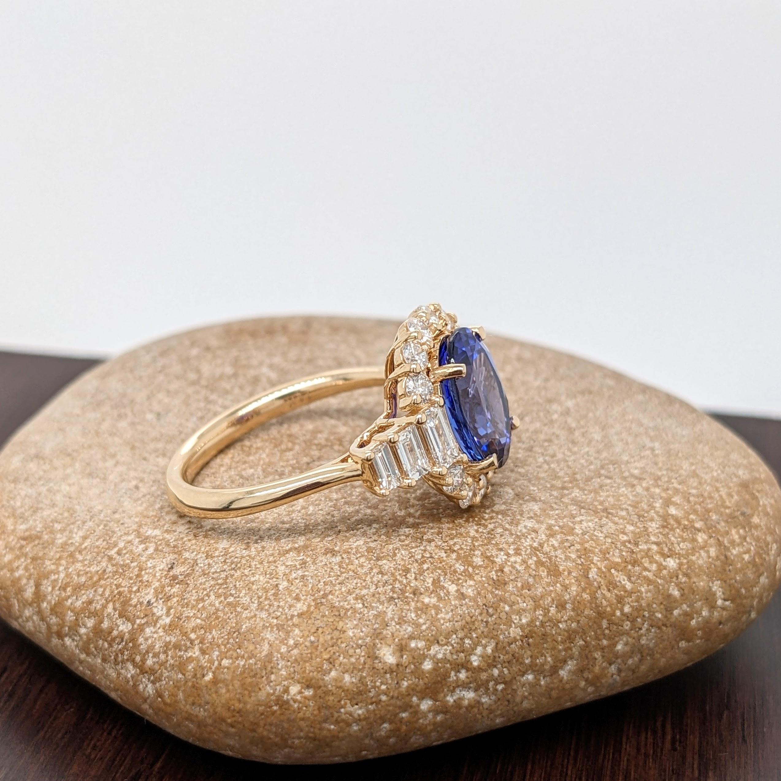 Oval Cut 3ct Tanzanite and Diamond Ring in Solid 14k Yellow Gold Oval 9x7mm For Sale