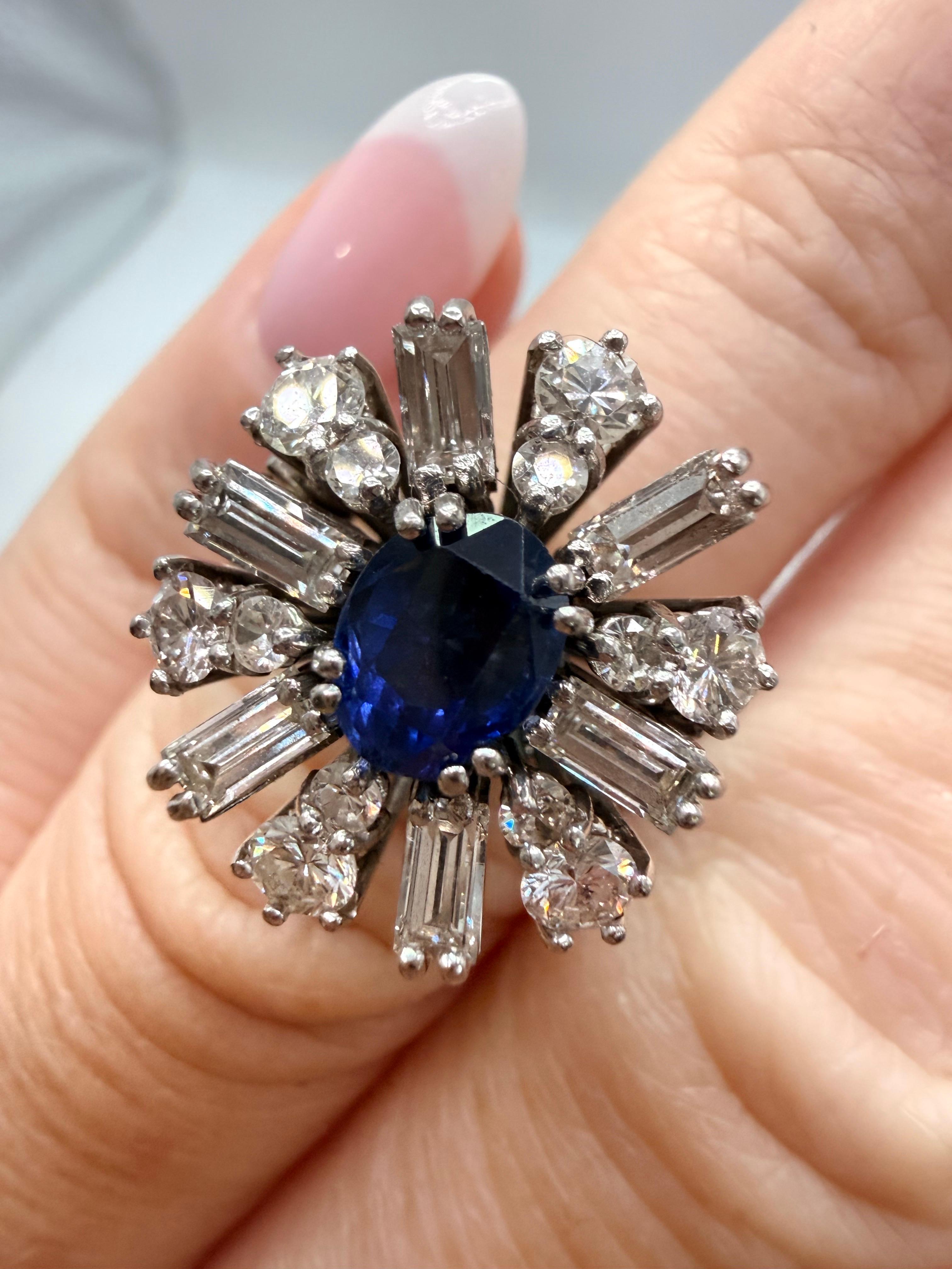 Anello con diamante e zaffiro blu 3ct Vivid Diamonds Anello unico in oro 18KT In condizioni Nuovo in vendita a Boca Raton, FL