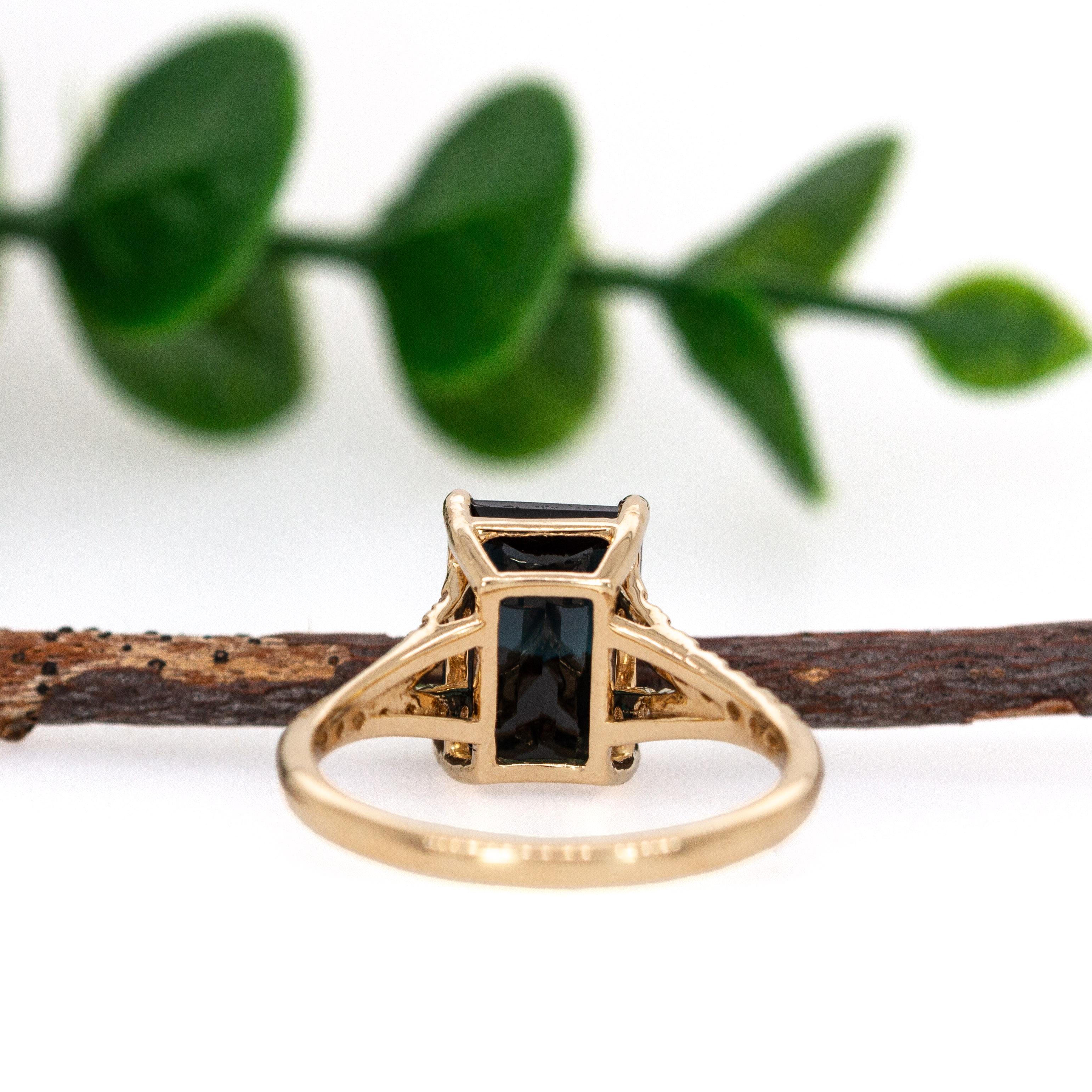Anello con tormalina indicolite 3cts e accenti di diamanti naturali in oro massiccio 14K in vendita 1