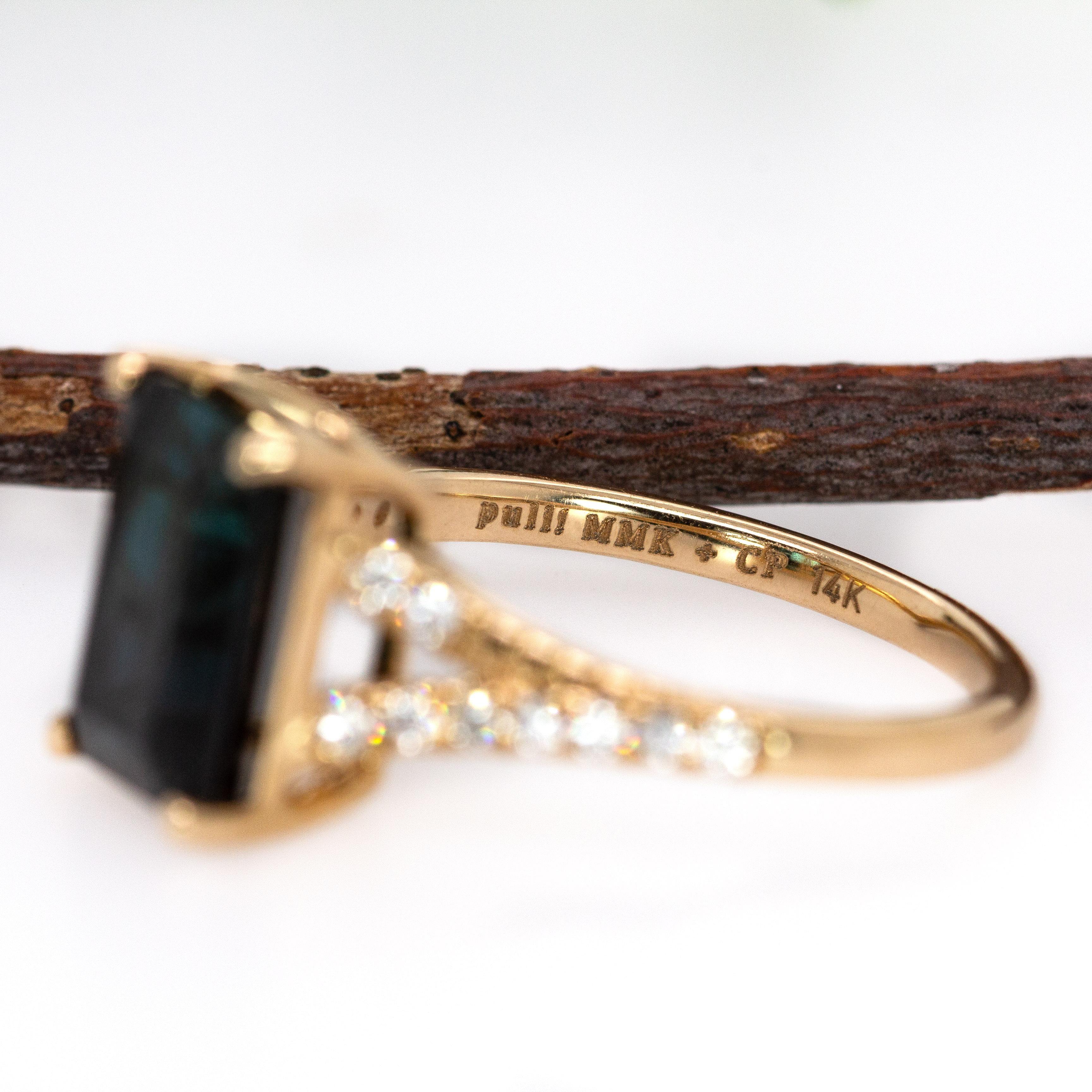 Anello con tormalina indicolite 3cts e accenti di diamanti naturali in oro massiccio 14K in vendita 2