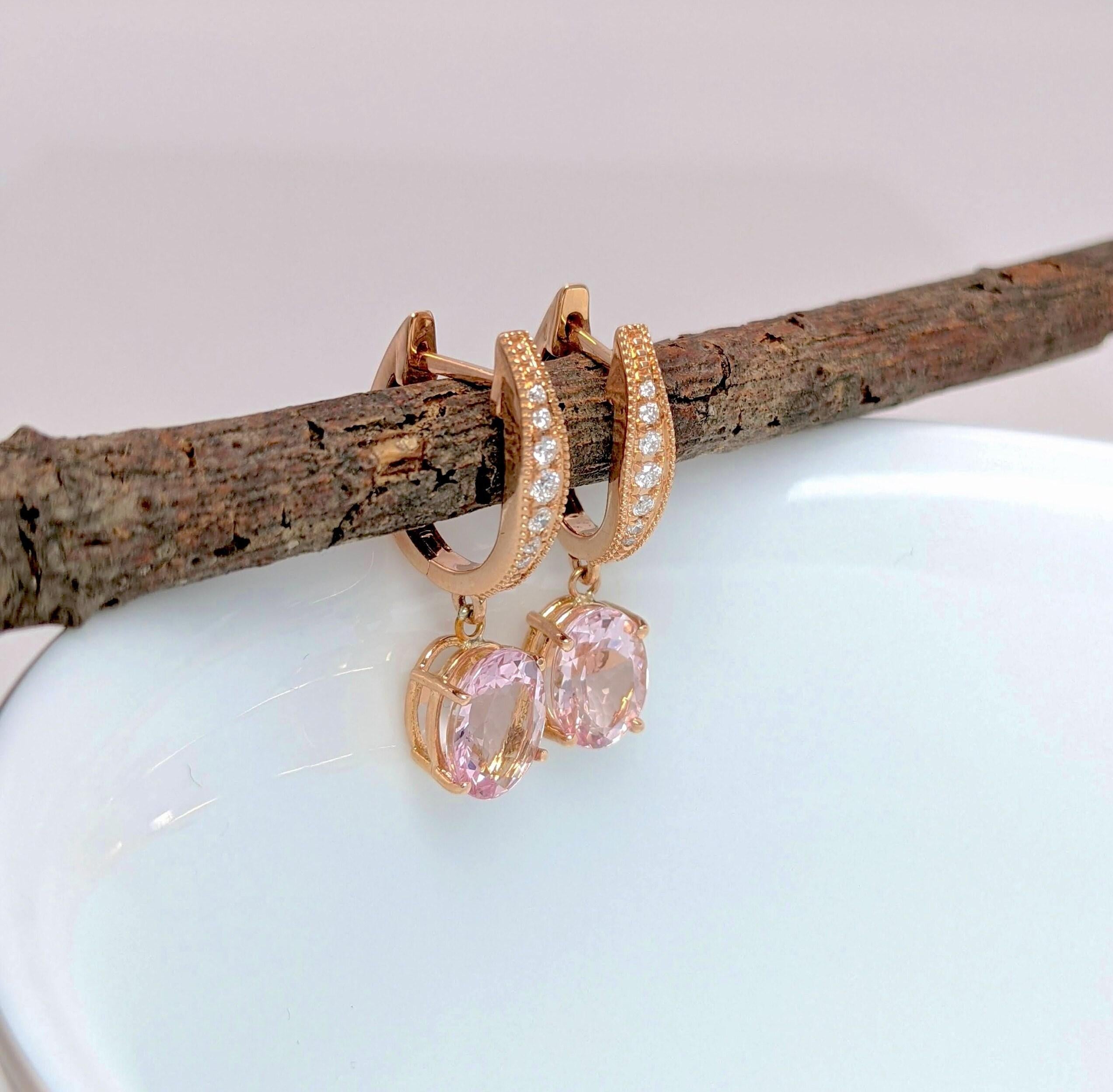 These stunning morganite earrings are the perfect addition to any jewelry collection! Pairing morganite and rose gold is an unbeatable combination, especially if you are looking for something more feminine :)

Specifications:

Item Type: Dangle