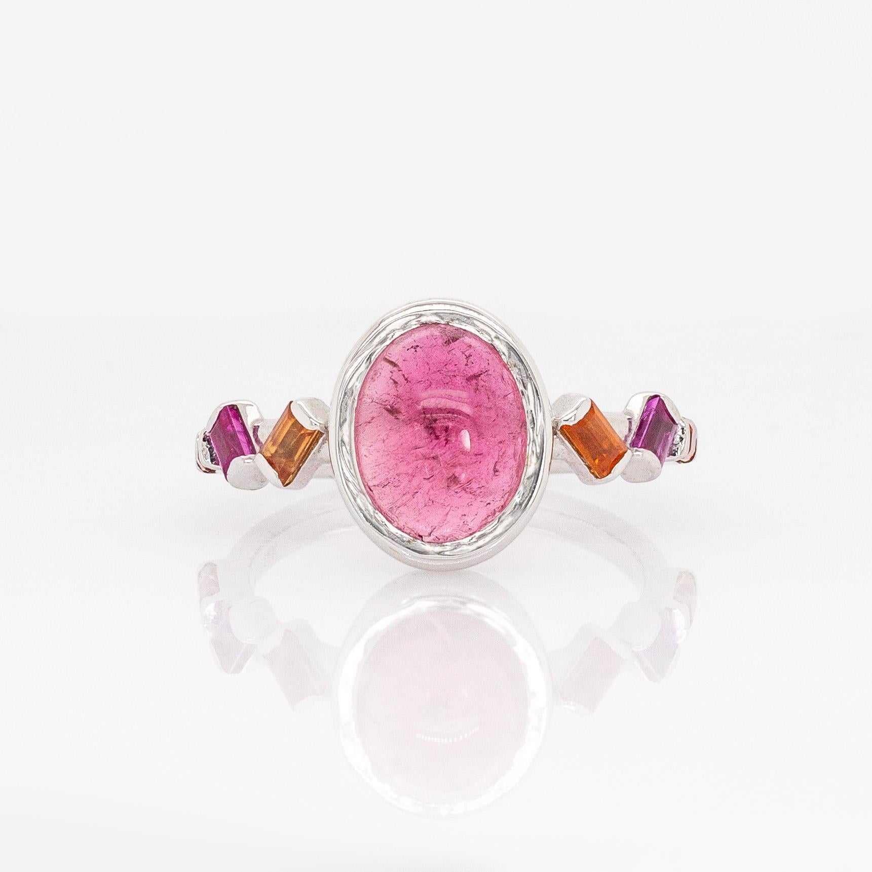 3cts Rubin Ring mit Saphir Akzente Ring: Solid 14k Weißgold, Oval 10x8mm (Moderne) im Angebot