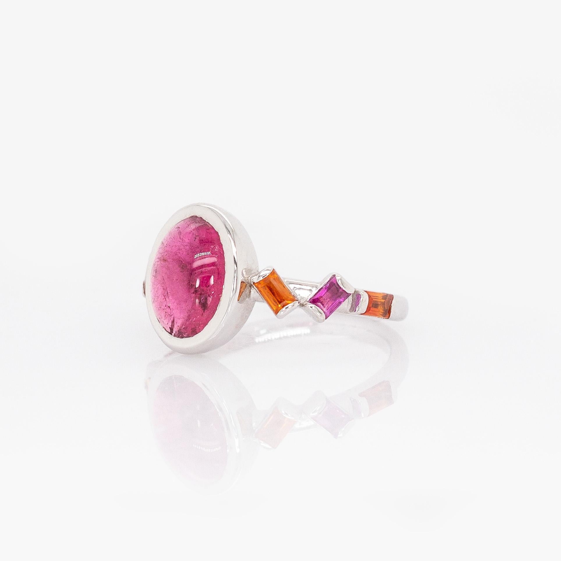 3cts Rubin Ring mit Saphir Akzente Ring: Solid 14k Weißgold, Oval 10x8mm (Ovalschliff) im Angebot
