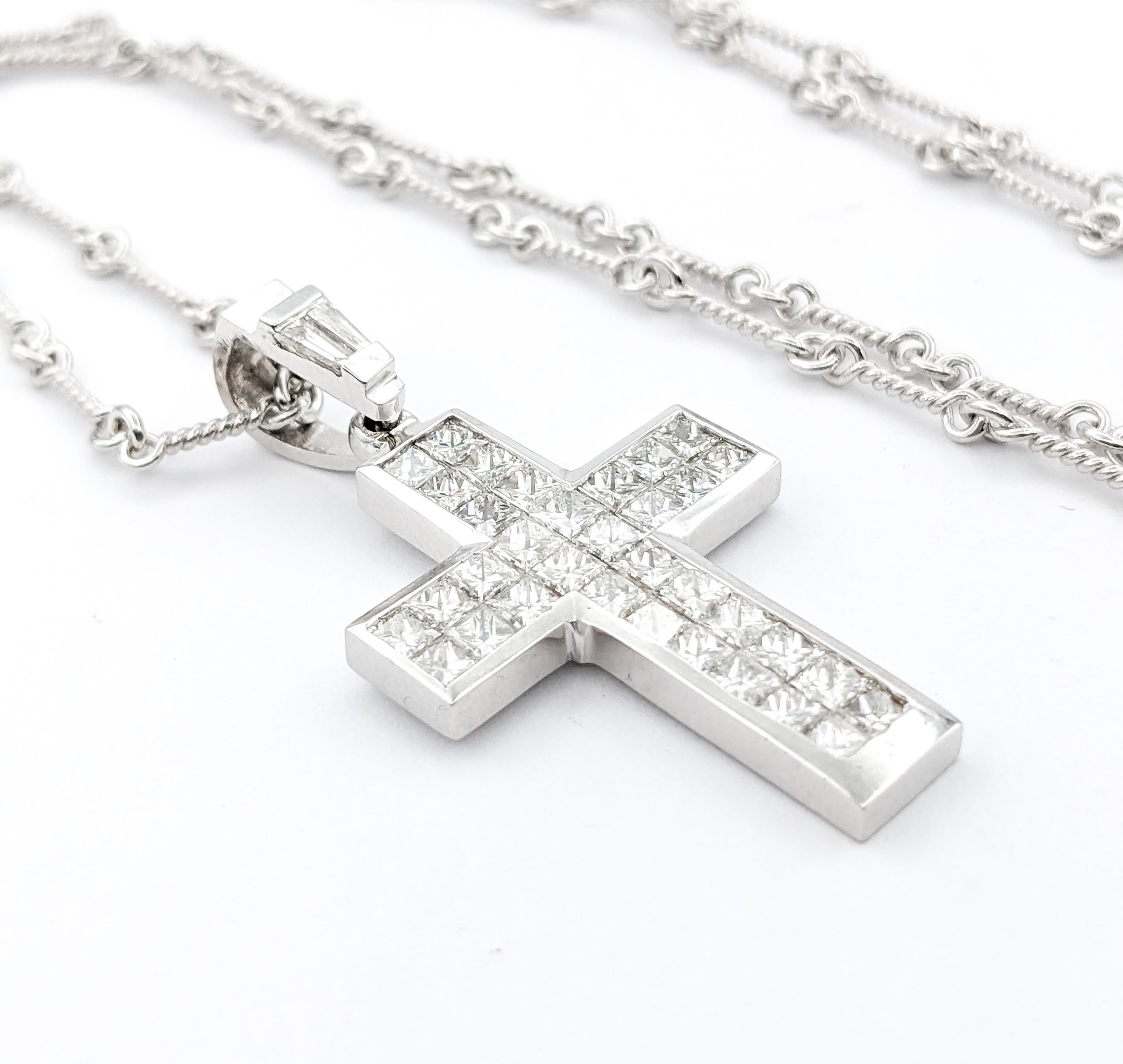 3.ctw Diamond Cross Pendant In White Gold W/Chain In Excellent Condition For Sale In Bloomington, MN