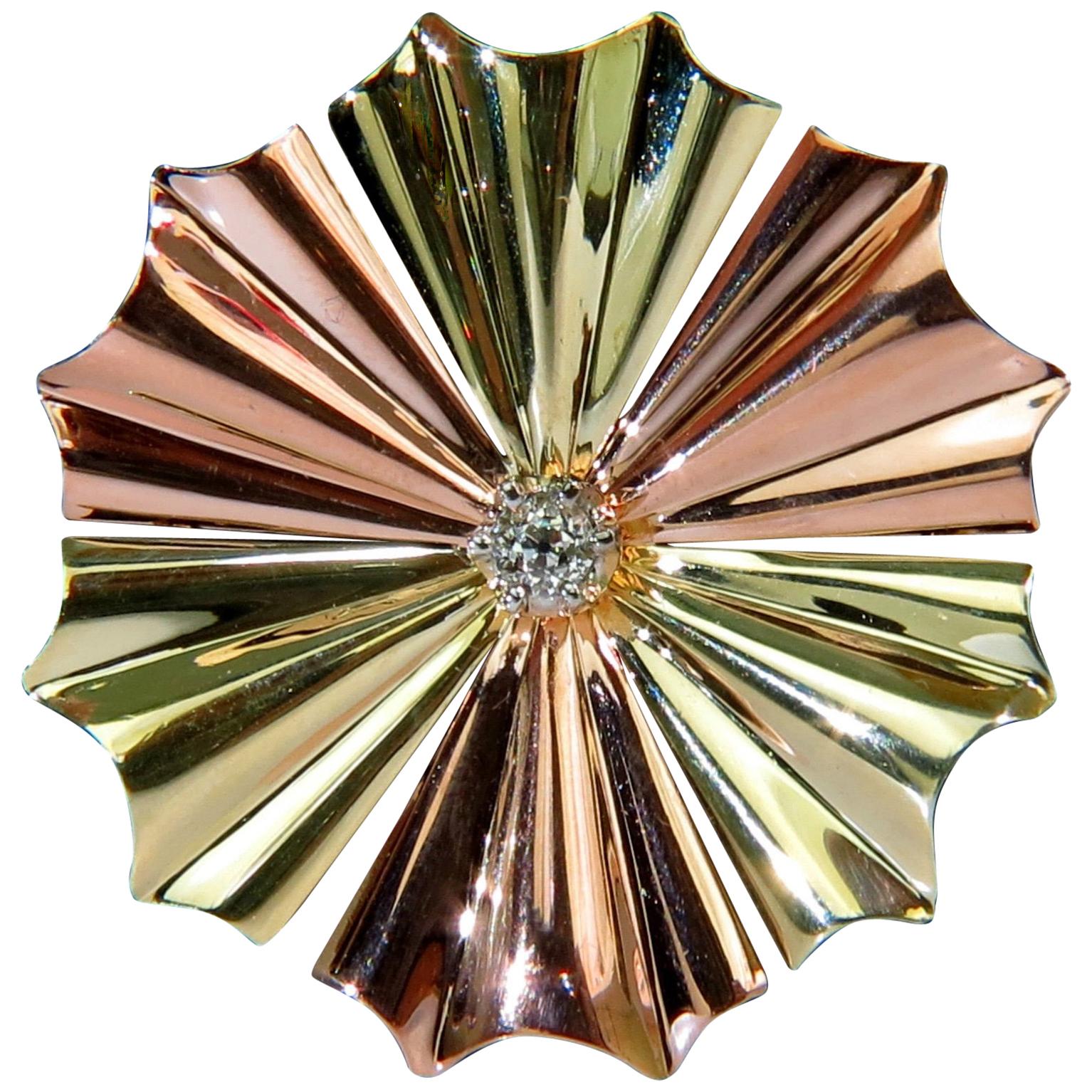 3D 14 Karat .30 Carat Diamond 1970s Sunburst Brooch Pin