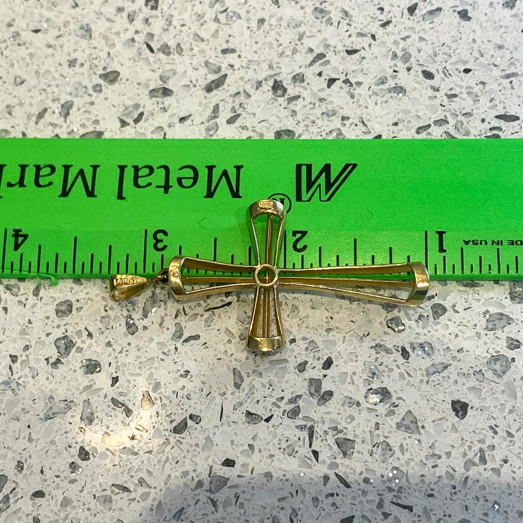 Pendentif croix 3D en or jaune 14K de 2 pouces de long en vente 1