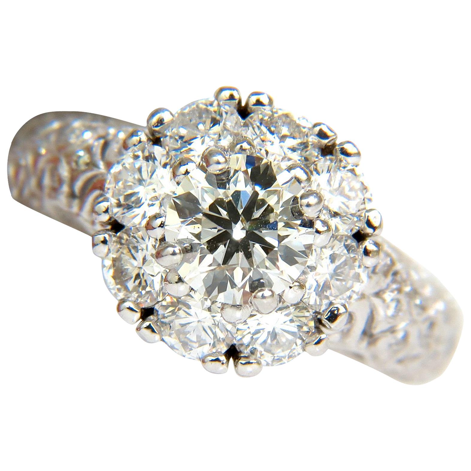 3D Gilt 2.06 Carat Cluster Diamond Ring and A+ Design 14 Karat VS