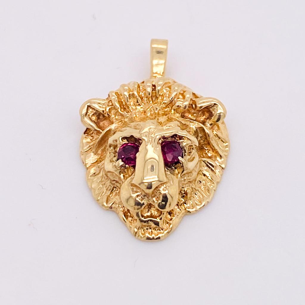 3D Lion Pendant with Ruby Eyes in 14 Karat Yellow Gold, Wild Animal Charm In New Condition For Sale In Austin, TX