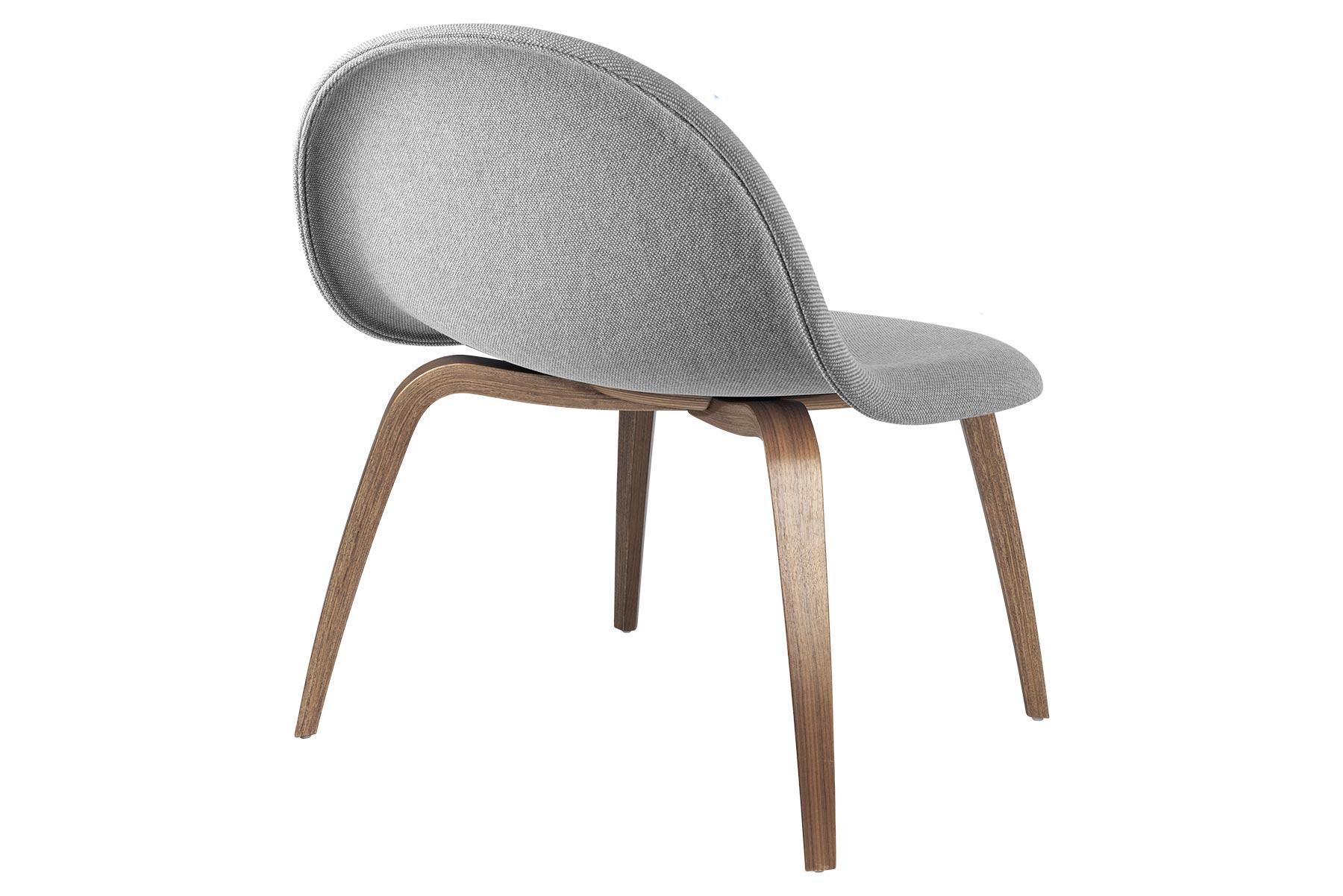 Danois Fauteuil de salon en 3D, entièrement tapissé, base en bois, noyer américain en vente