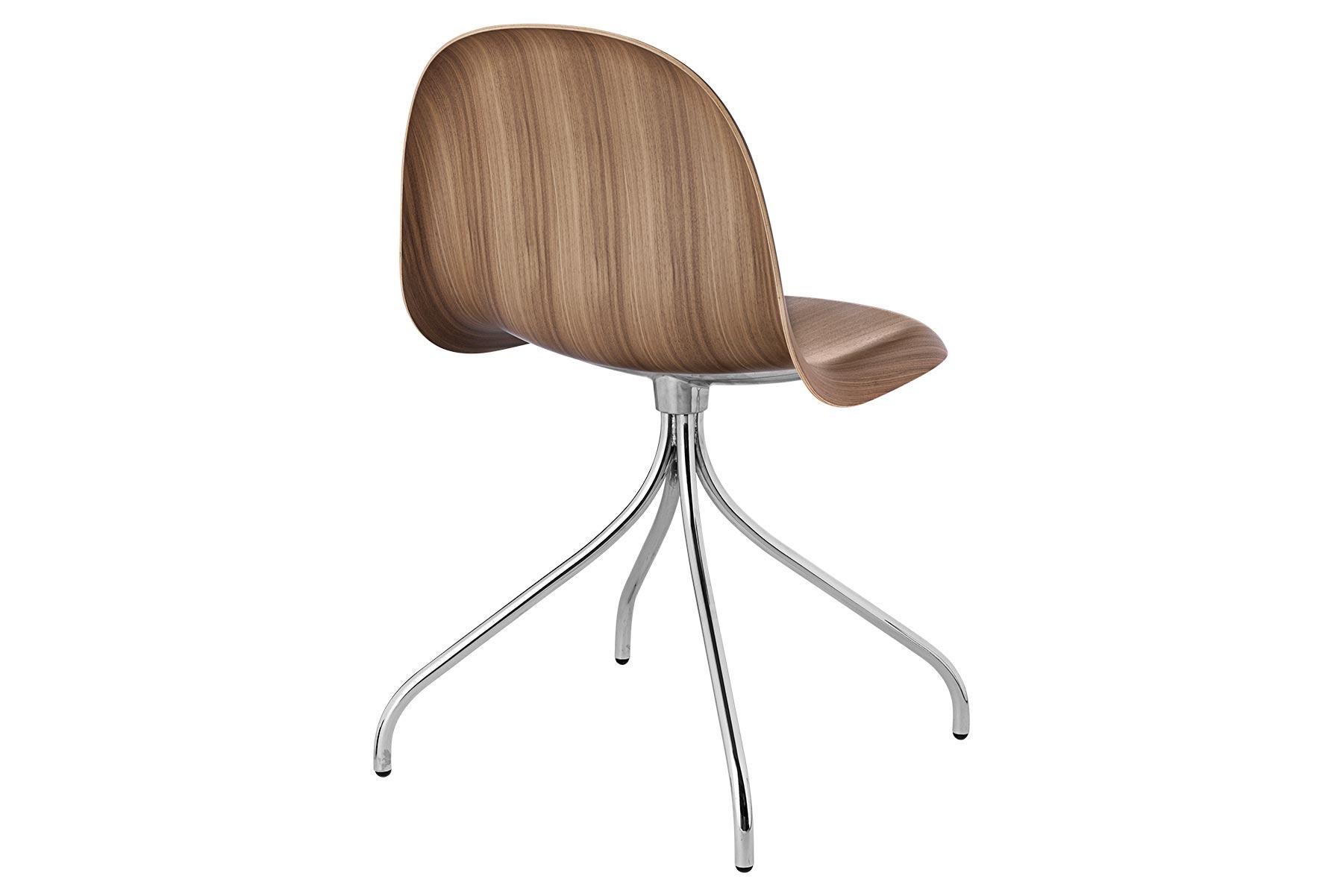 Der Stuhl Gubi von Komplot Design ist das erste Möbeldesign, das auf der innovativen Technik der dreidimensionalen Verformung von Furnier basiert. Das 3D-Design verleiht dem Stuhl einen bequemen Sitz und ein Gefühl von Leichtigkeit, da alle Kanten