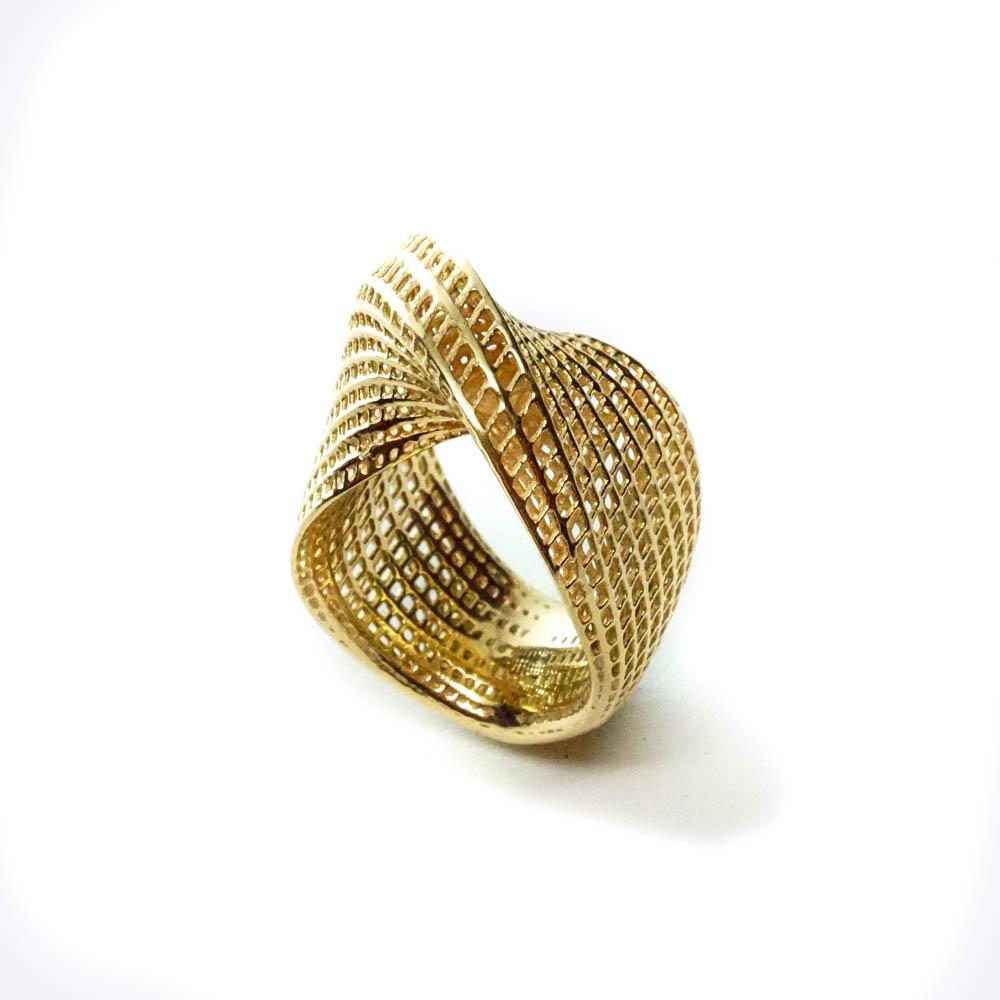 Round Cut 14 Karat Yellow Gold Statement Ring, unique, Contemporary, Luxury Ring, diamonds For Sale