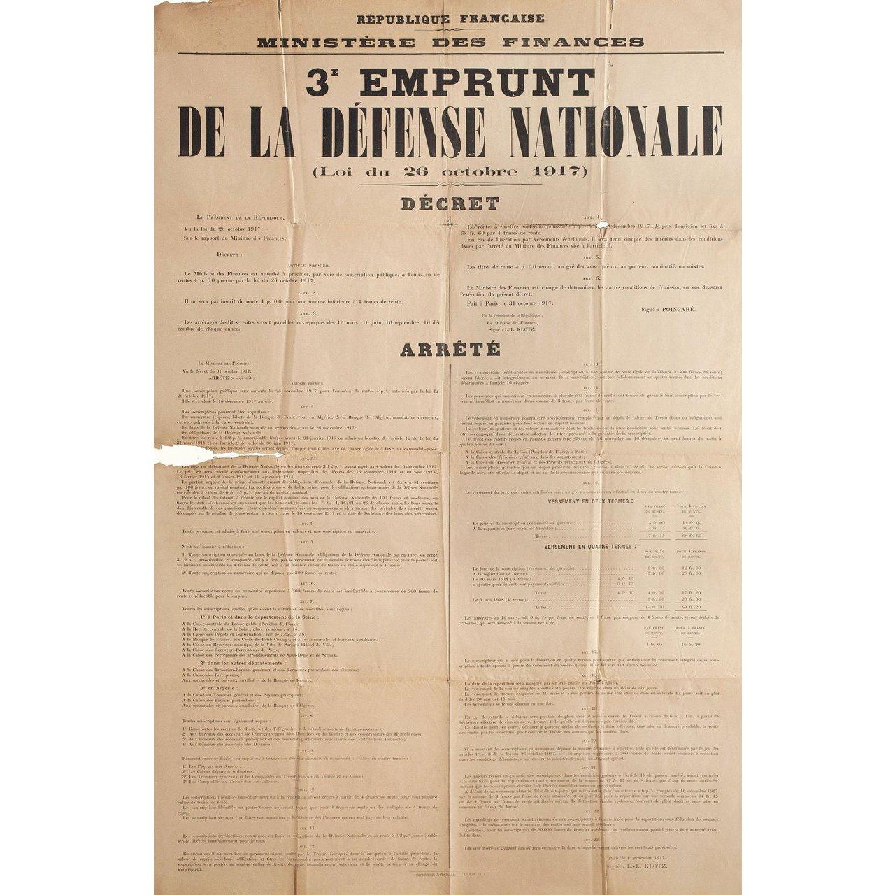 3e emprunt de la defense nationale 1917 French B1 Poster In Distressed Condition For Sale In New York, NY