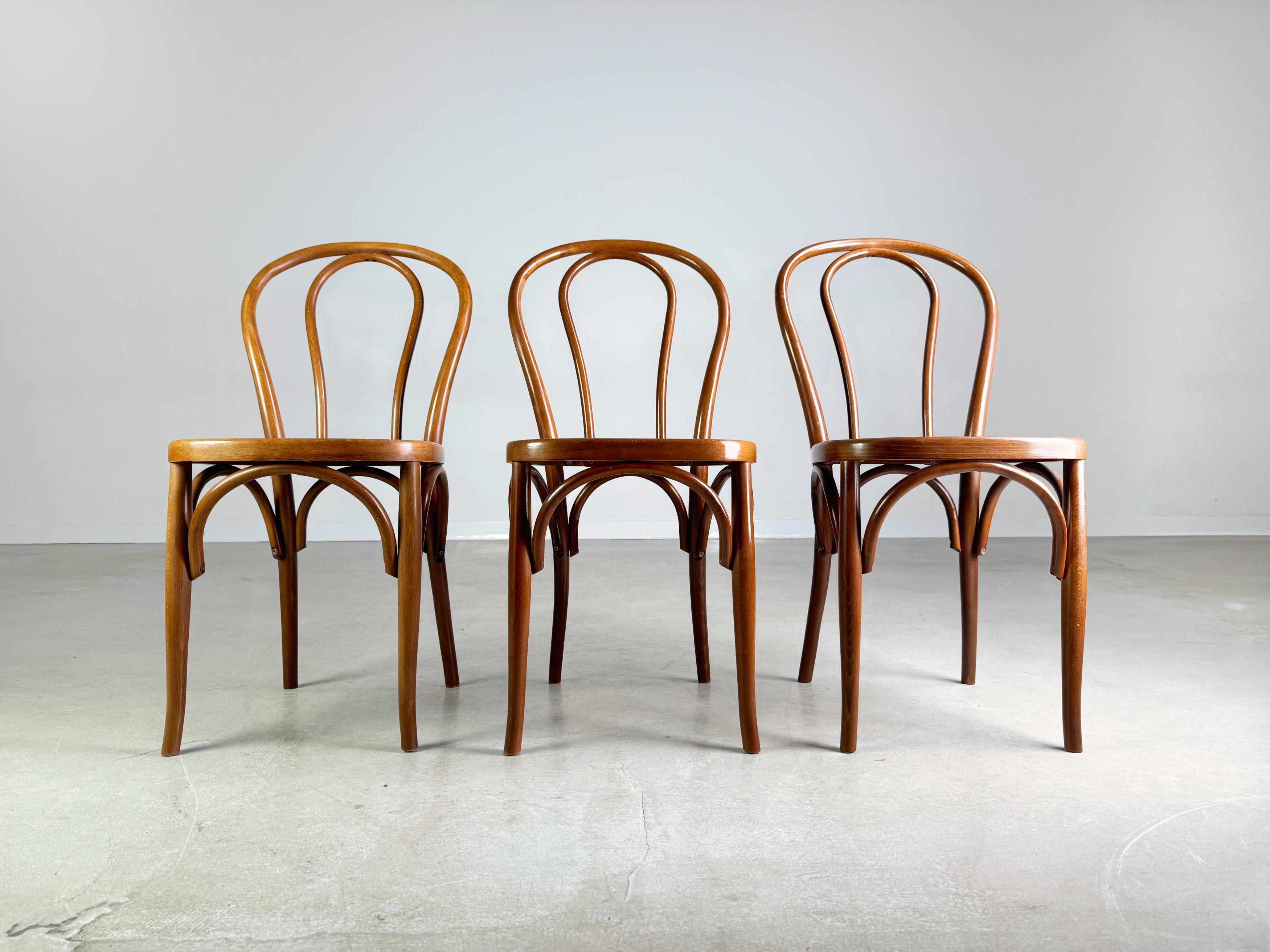 Mid-Century Modern 3er Set Bugholzstühle ähnlich Thonet Nr 18 Midcentury Bistrostuhl For Sale