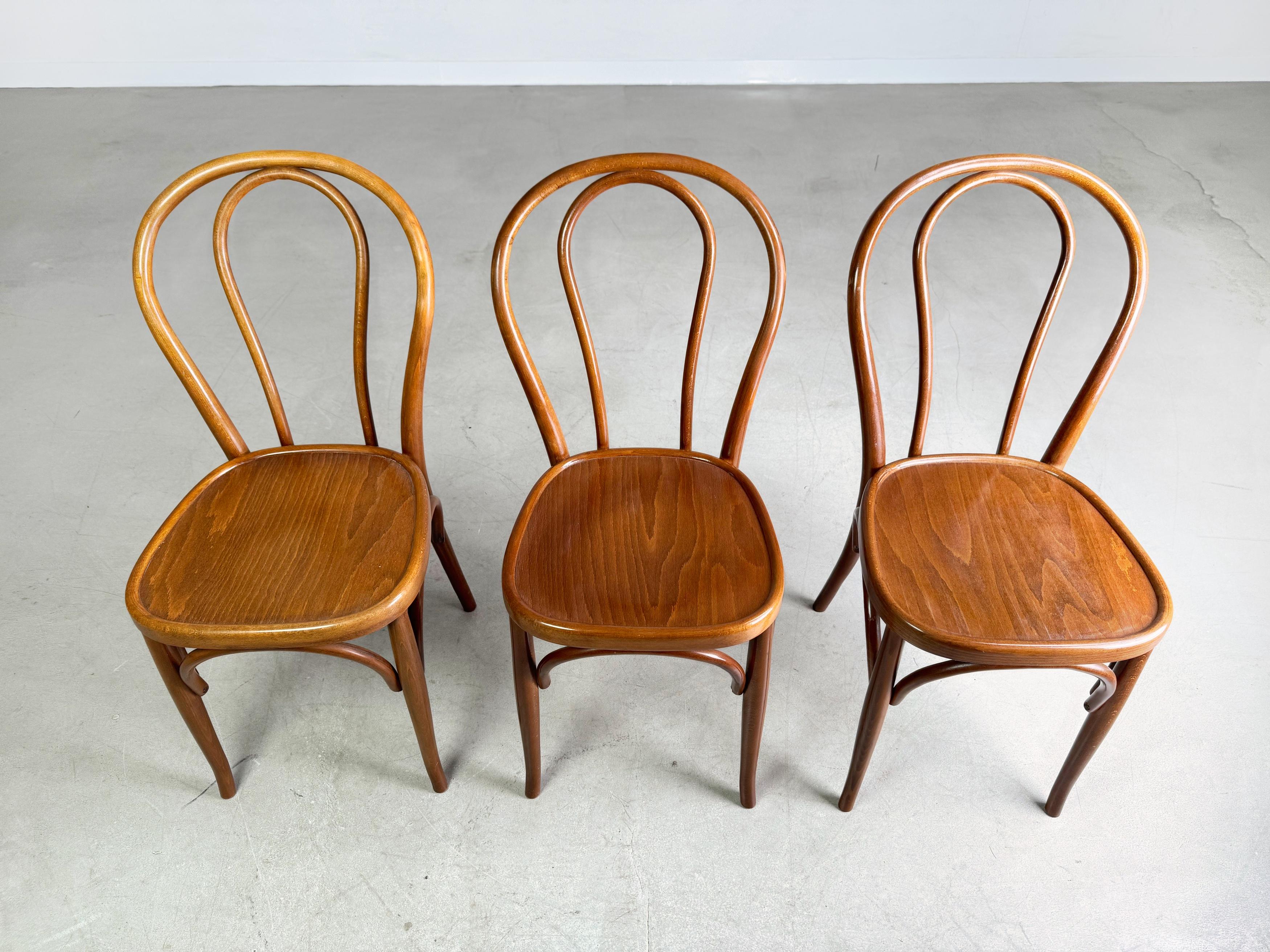 3er Set Bugholzstühle ähnlich Thonet Nr 18 Midcentury Bistrostuhl In Good Condition For Sale In Berlin, DE