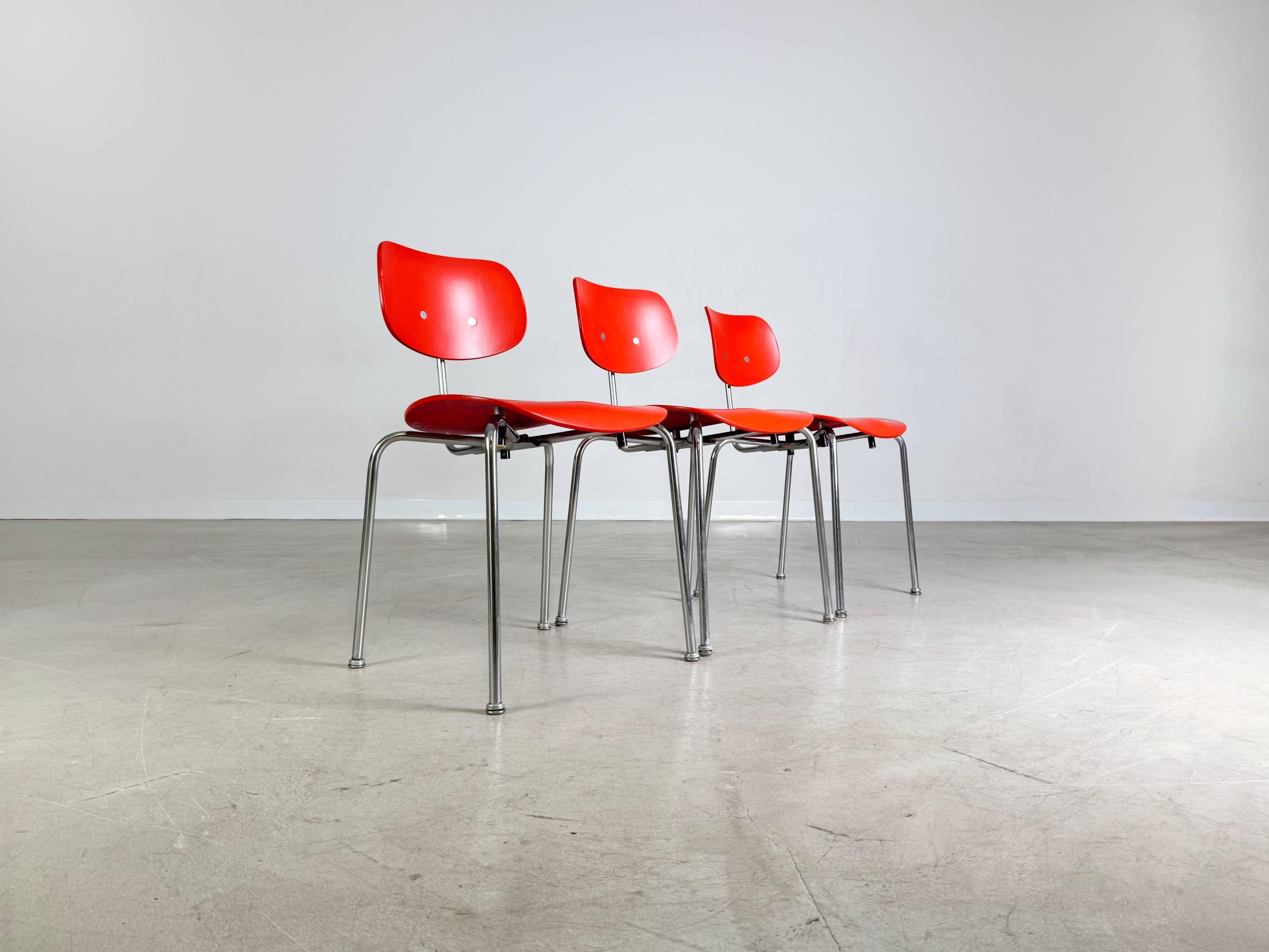 Mid-Century Modern 3er Set Egon Eiermann SE68 Midcentury Stühle Wilde+Spieth rot en vente