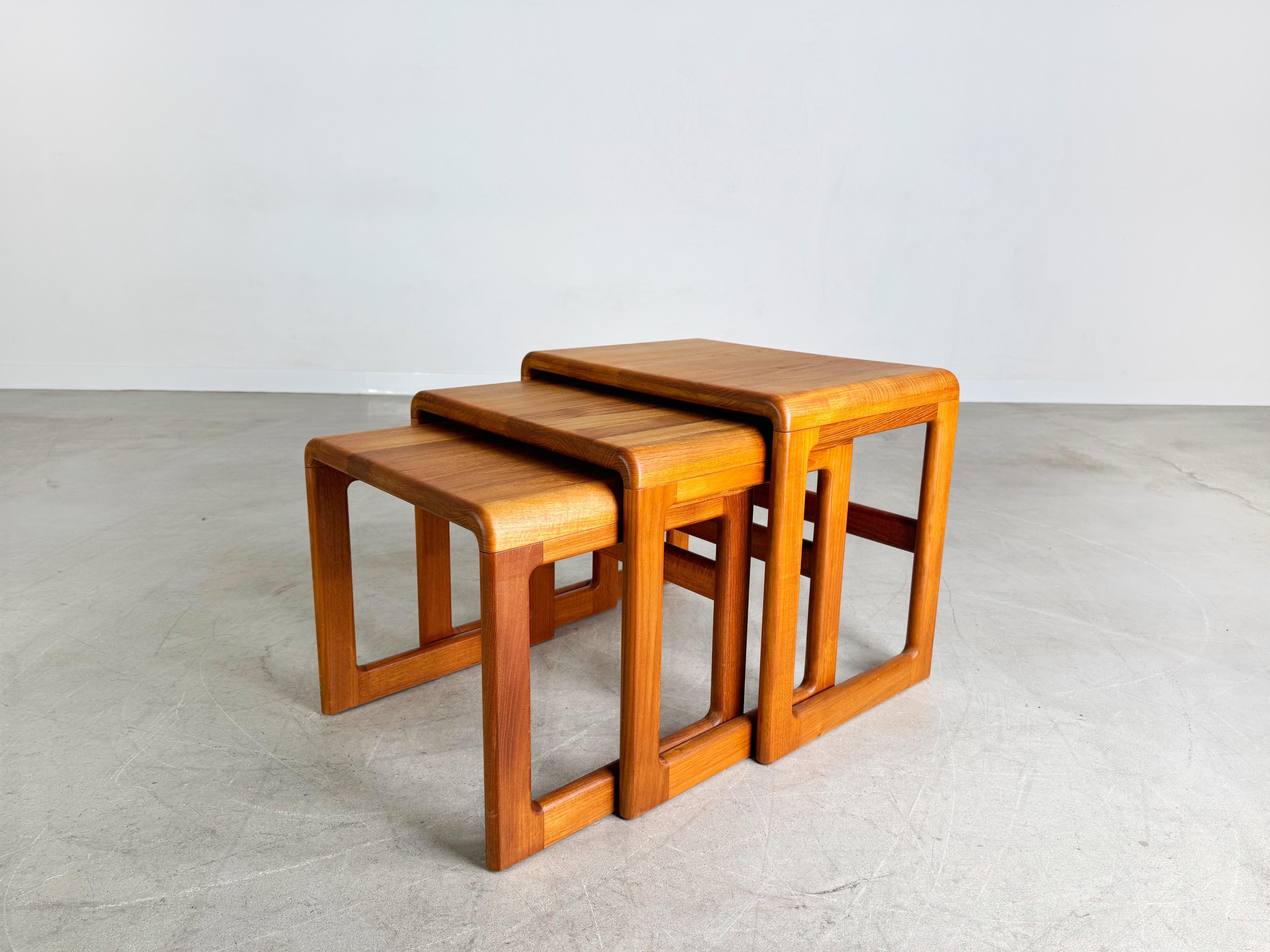 3er Set Midcentury Satztische Dyrlund Beistelltische teca couchtisch Danés en venta