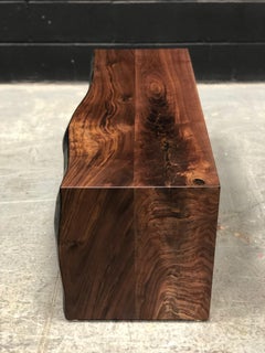 Banco de madera de 3 pies con borde vivo de Ambrozia en nogal macizo y acero ennegrecido