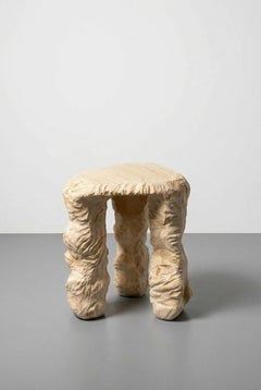 3LEGS, tabouret design contemporain en bois sculpté à la main
