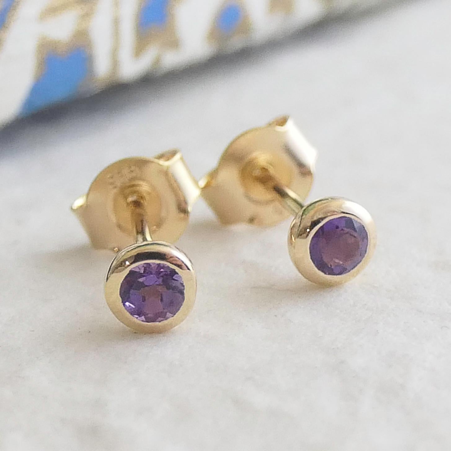 3 mm Amethyst vergoldete Sterlingsilber-Ohrstecker im Angebot 1
