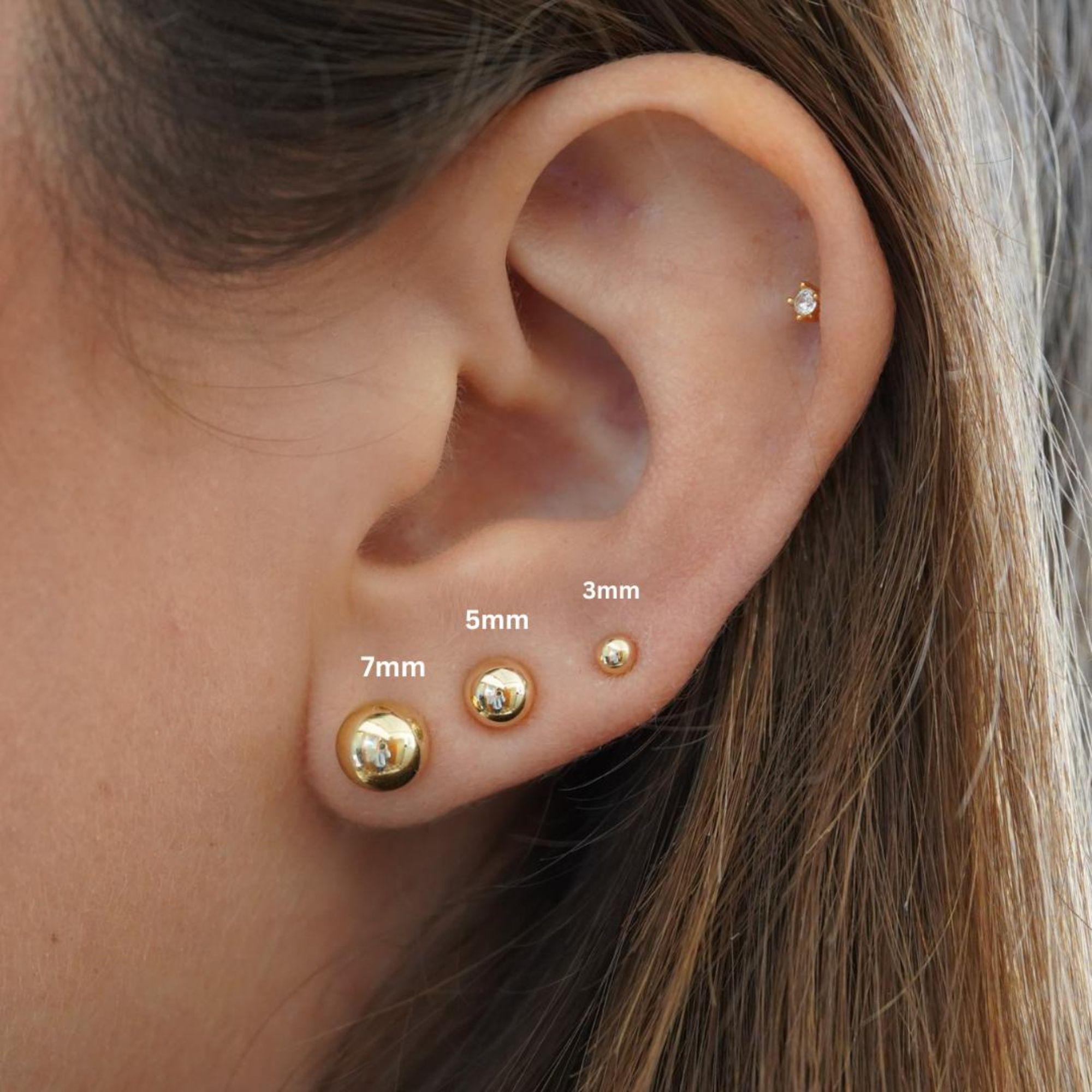 3mm Classic 14K Solid Gold Ball Small Stud Earrings In Screw Backs For Sale 4