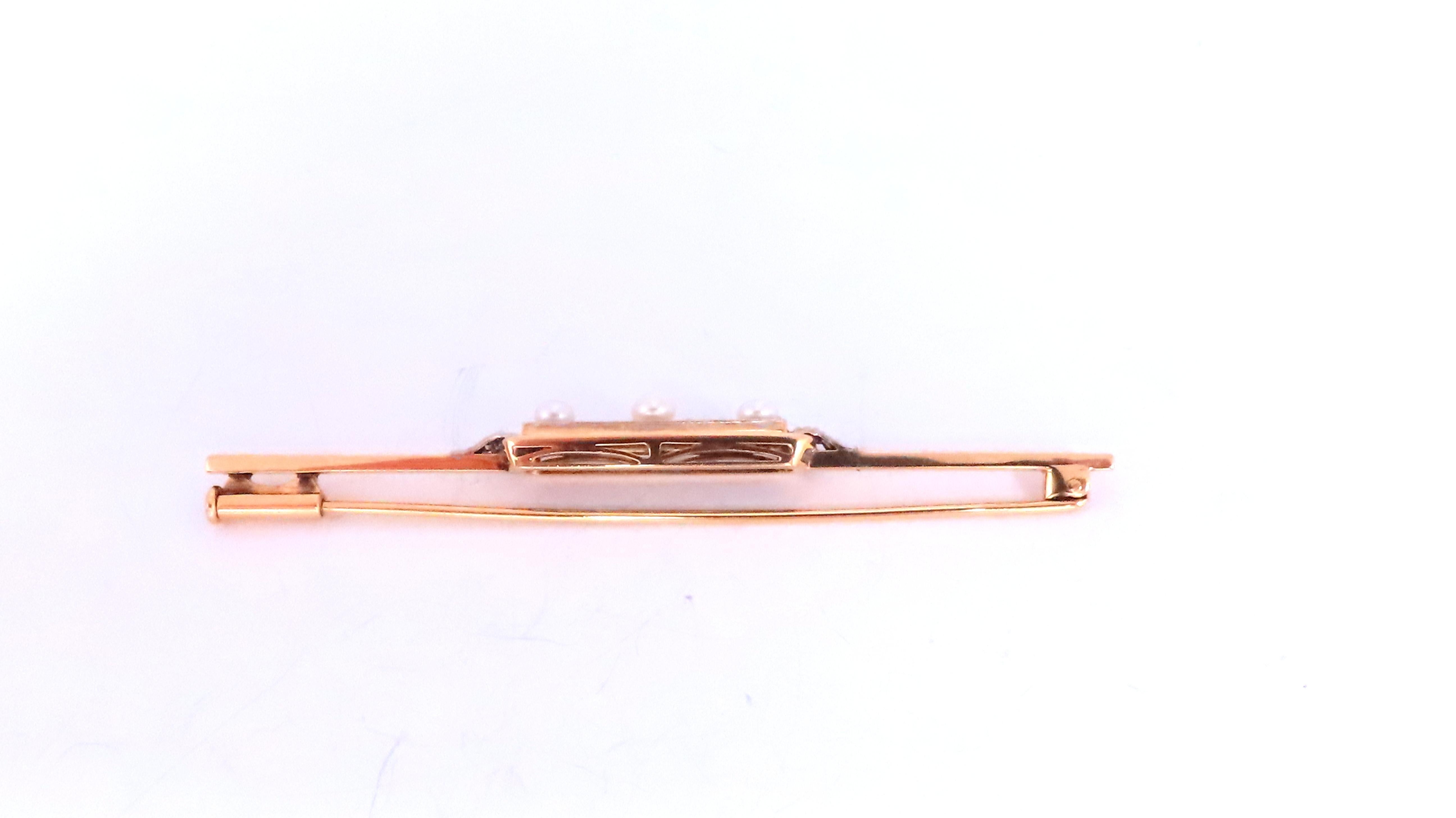 3mm Freshwater Pearl Pin Vintage 14kt 12567 In New Condition For Sale In New York, NY