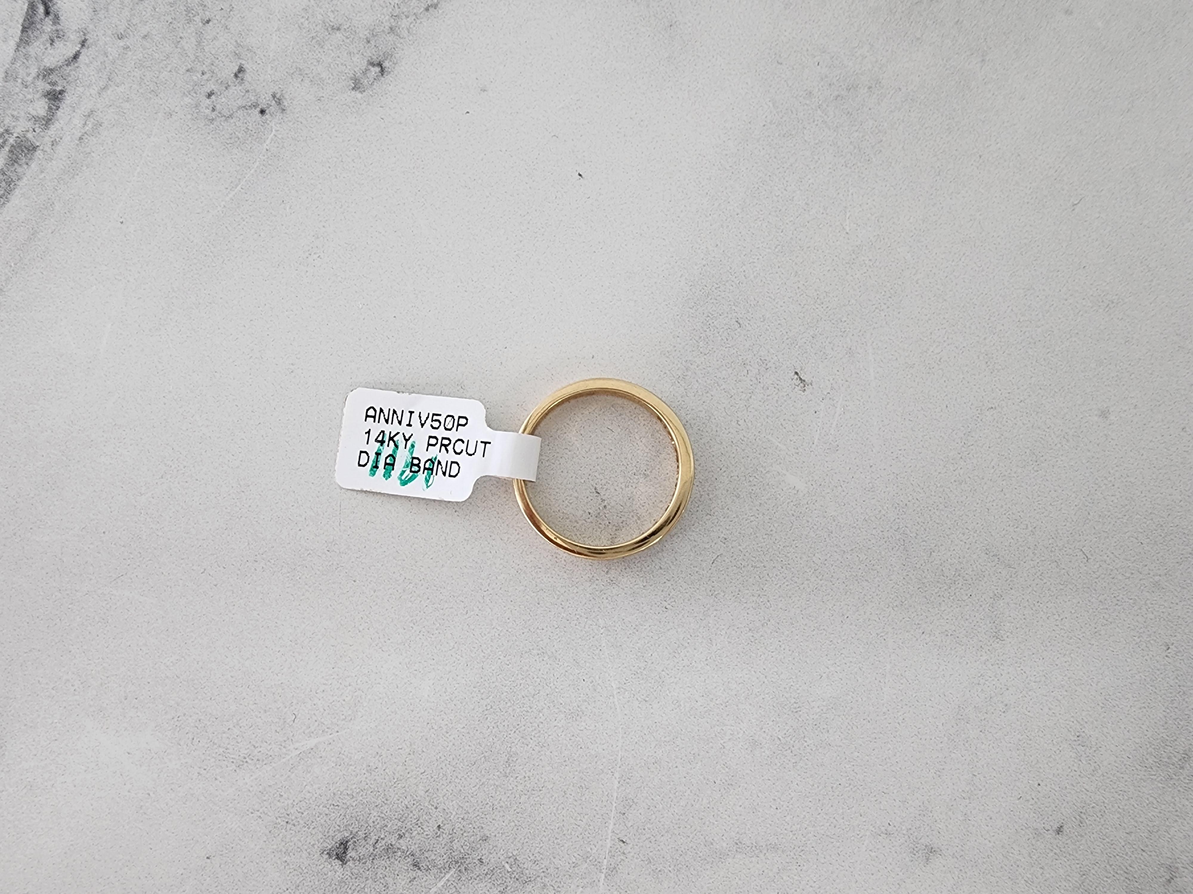 Women's or Men's 3MM Princess Cut Diamond Wedding Band 14k Yellow Gold For Sale