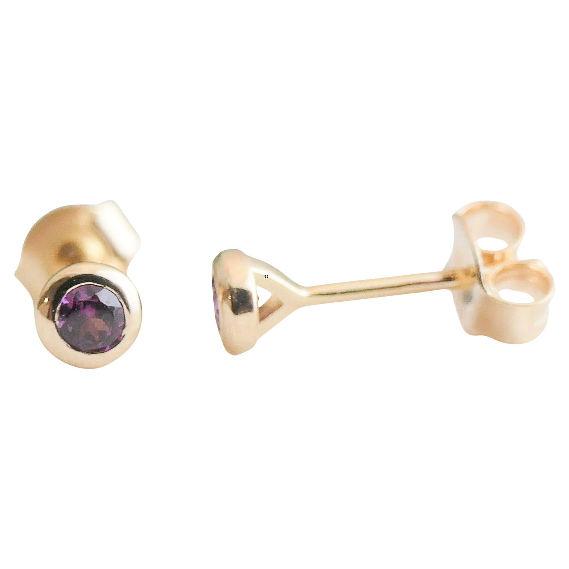 3 mm Rhodolith Granat vergoldete Sterlingsilber Ohrstecker