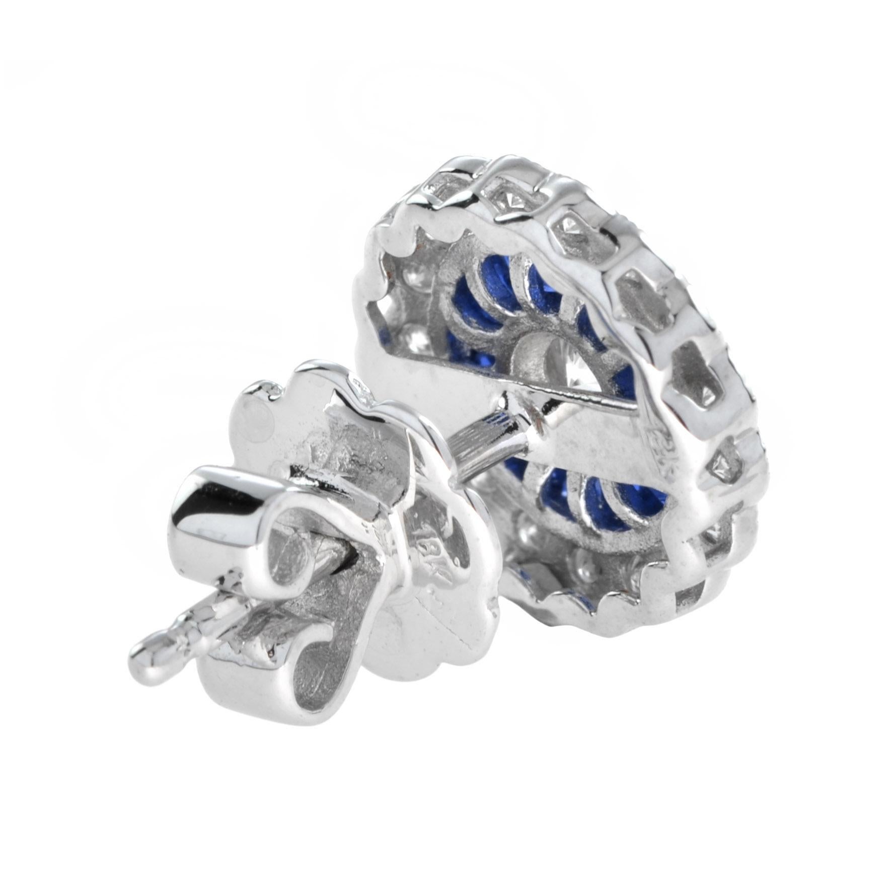 3mm Round Diamond & Blue Sapphire Vintage Style Halo Stud White Gold Earrings (Art déco) im Angebot