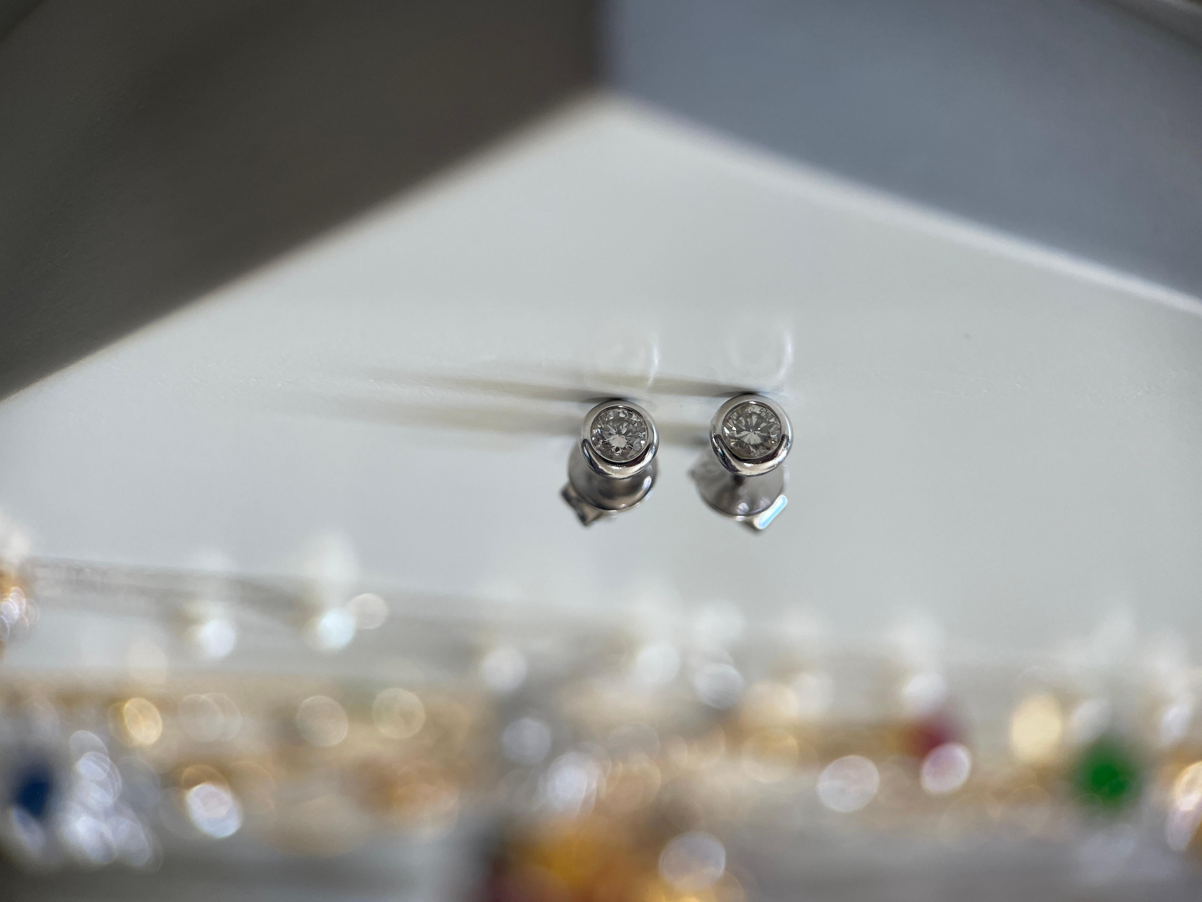 Brilliant Cut 3mm Solitaire Natural Diamond Earring in 18k solid gold (T0.23ct Diamond Bezel) For Sale