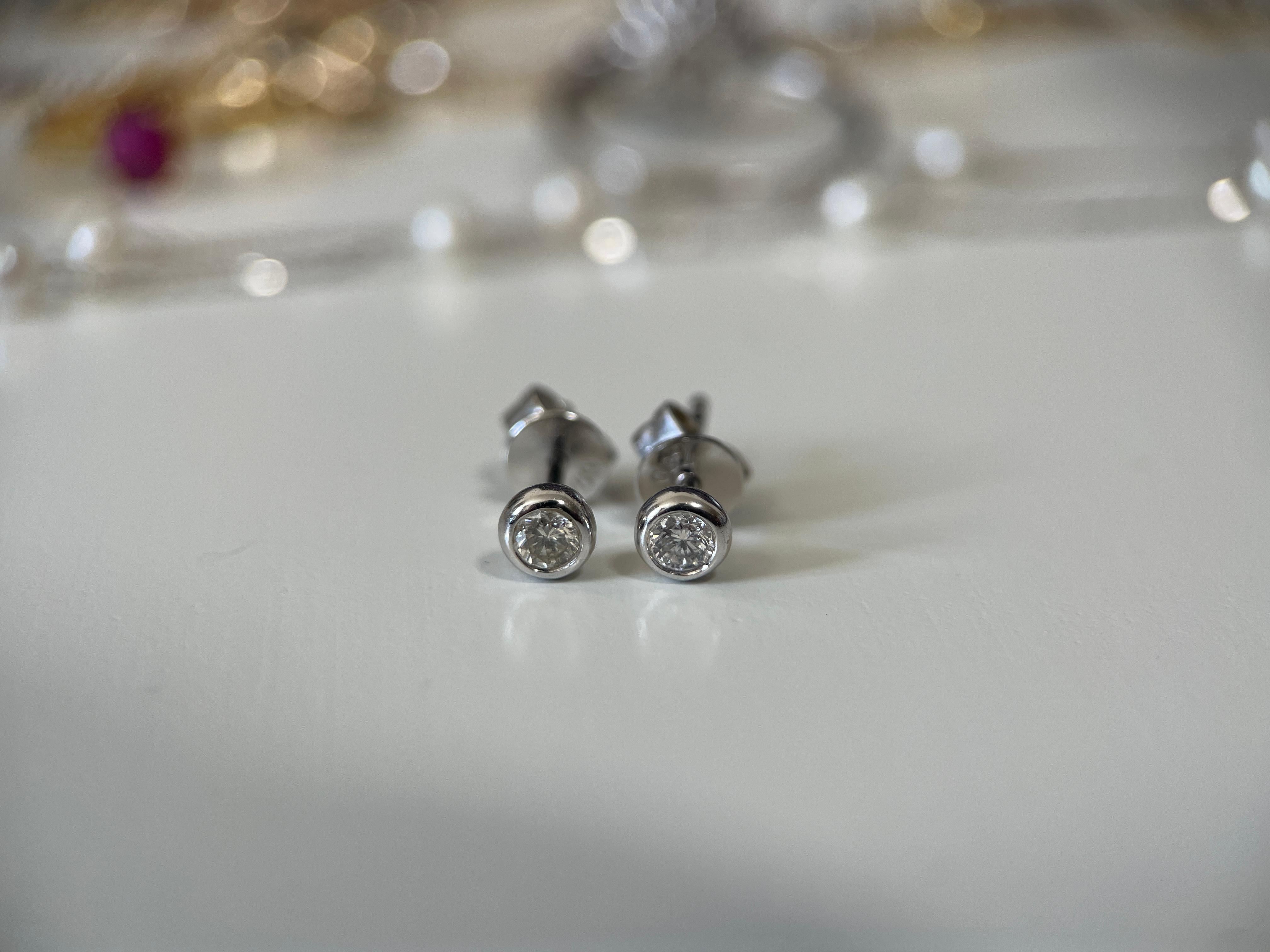 3mm Solitaire Natural Diamond Earring in 18k solid gold (T0.23ct Diamond Bezel) For Sale 1
