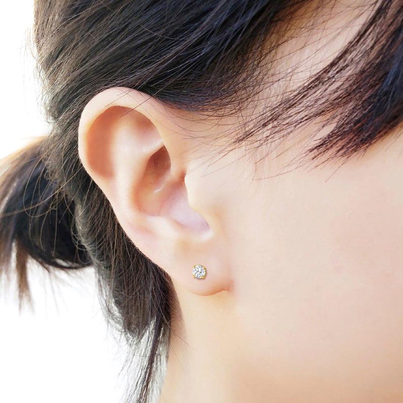 Borchie con diamanti VVS-VS da 3 mm in oro 14k Unisex in vendita 1