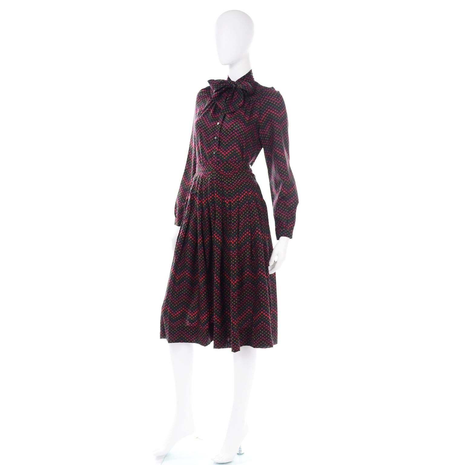 3pc Jaeger Burgundy Velvet Jacket w/  Blouse en laine imprimée Top With & Skirt Suit en vente 3