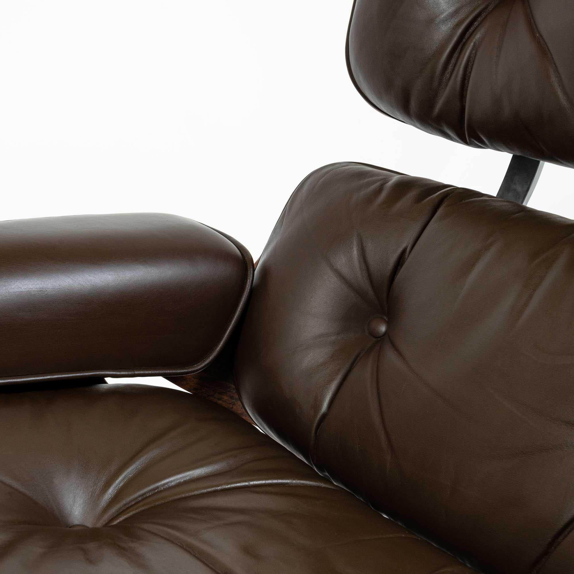 3rd Gen Eames Lounge Chair 670-671 in Original Chocolate Leather For Sale 4