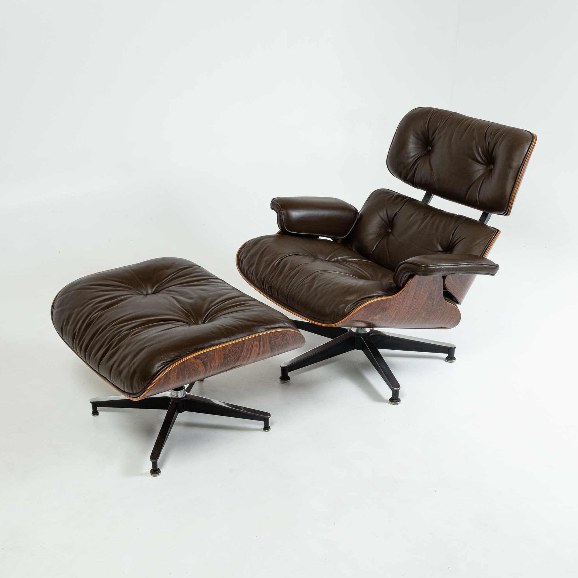 Mid-Century Modern 3rd Gen Eames Lounge Chair 670-671 in Original Chocolate Leather For Sale