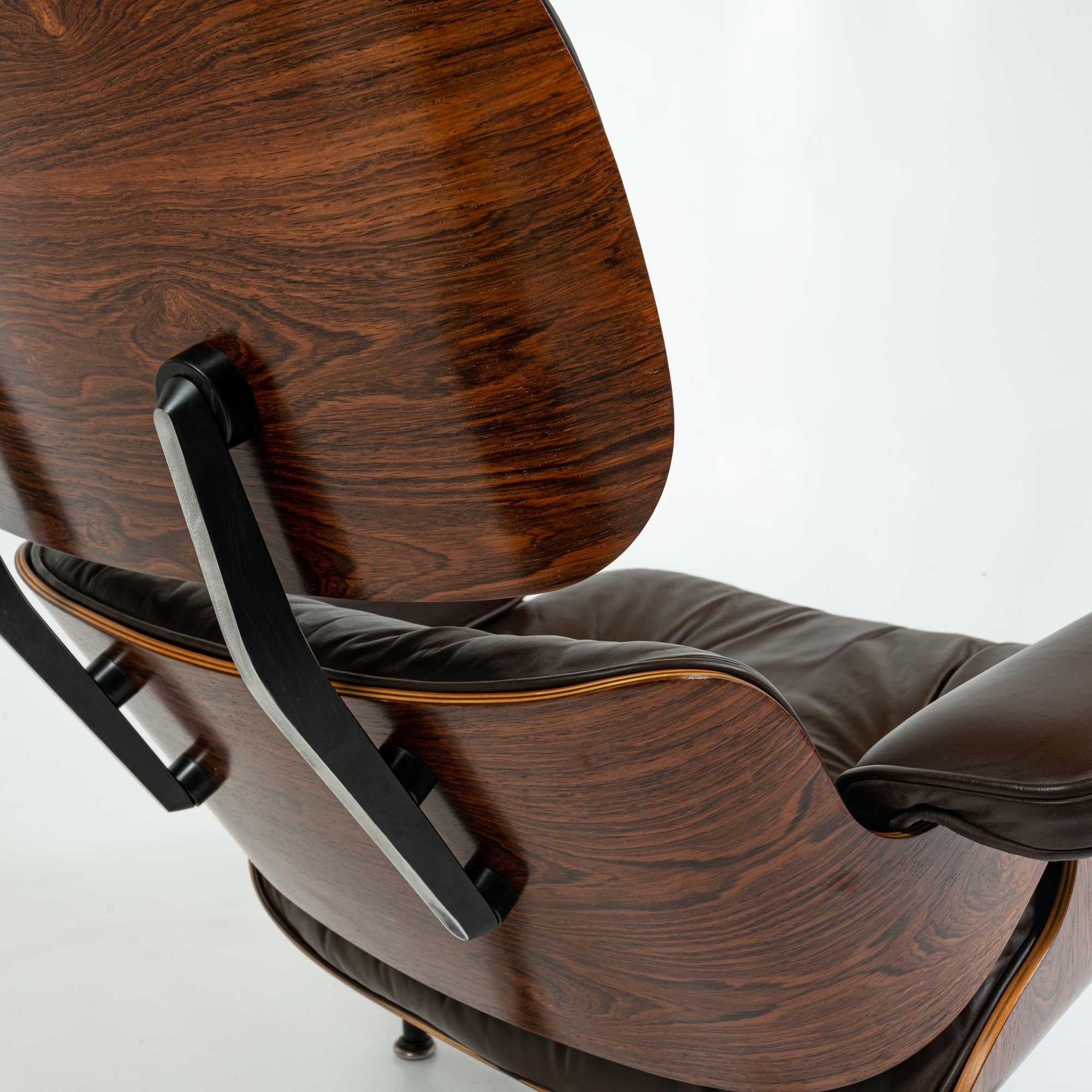 3rd Gen Eames Lounge Chair 670-671 in Original Chocolate Leather For Sale 2