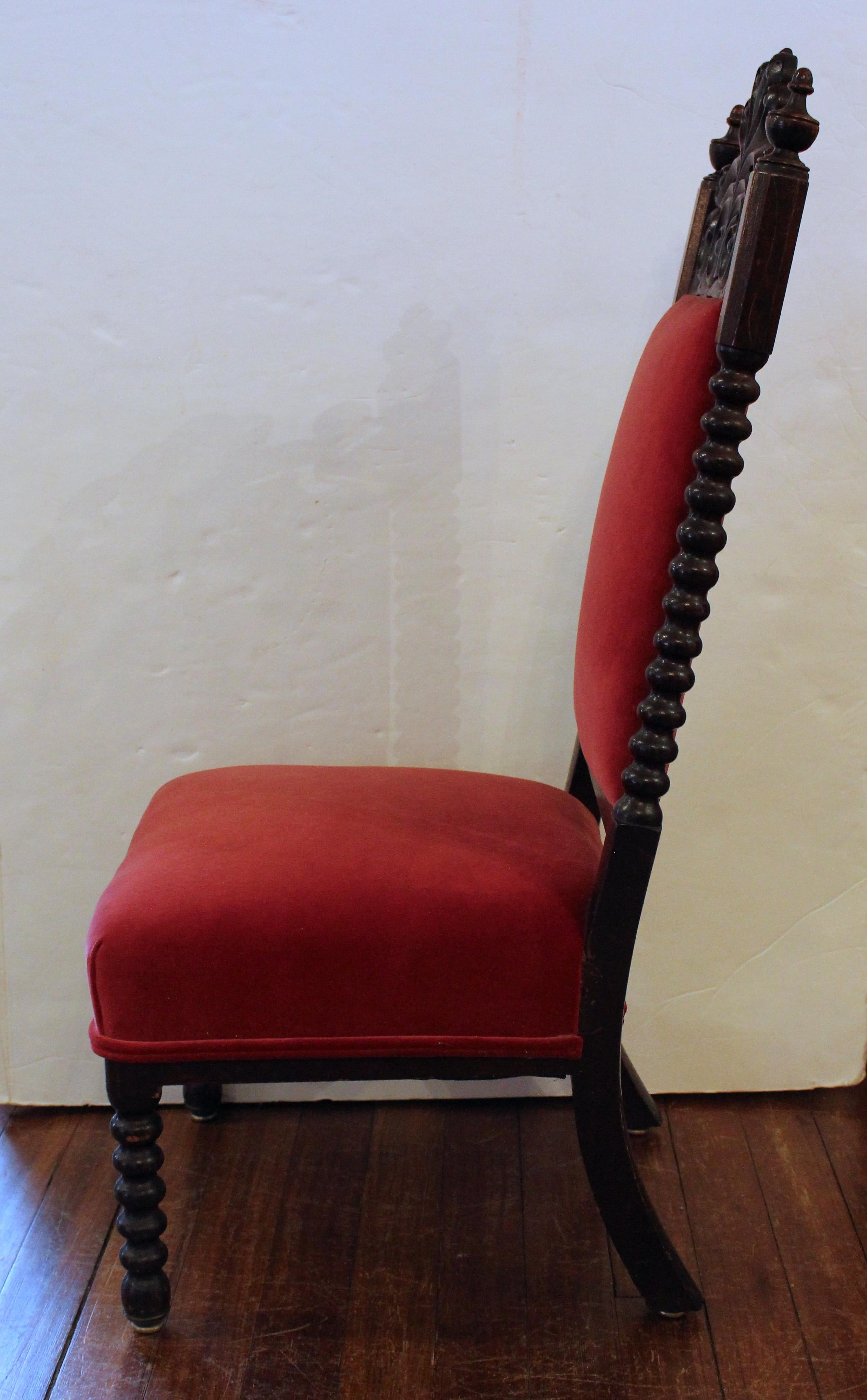 3rd Quarter 19th Century English Child's Parlor Chair In Good Condition For Sale In Chapel Hill, NC