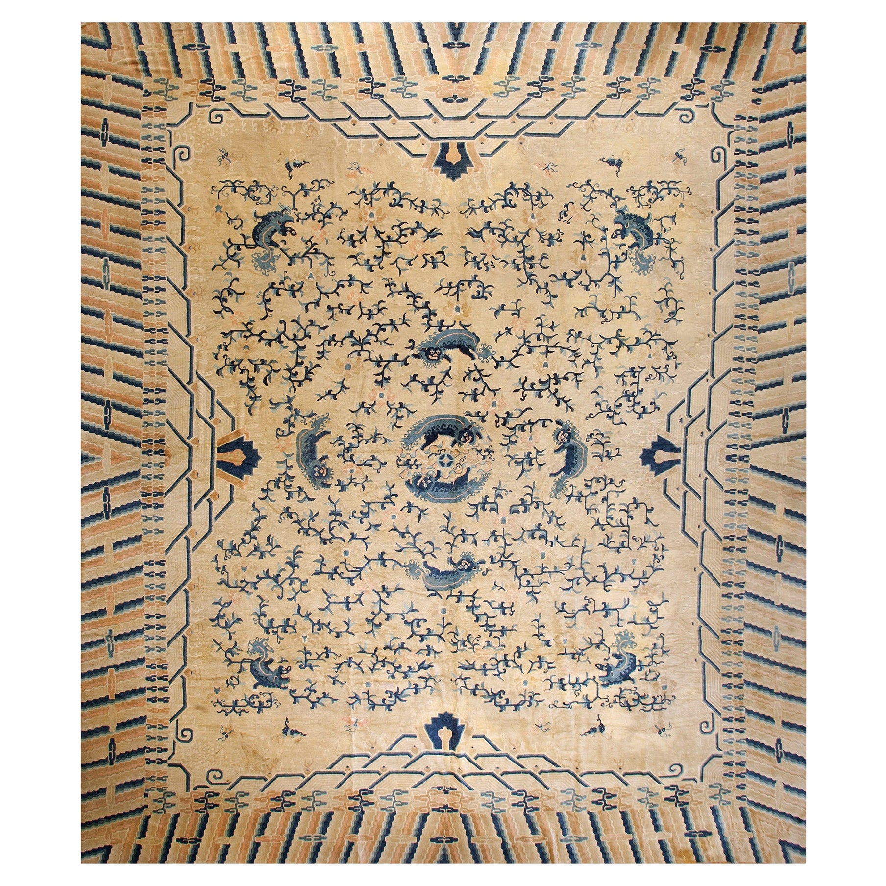 Tappeto Ningxia cinese del terzo quarto del XIX secolo (14' 6'' x 17' - 442 x 518 cm) in vendita