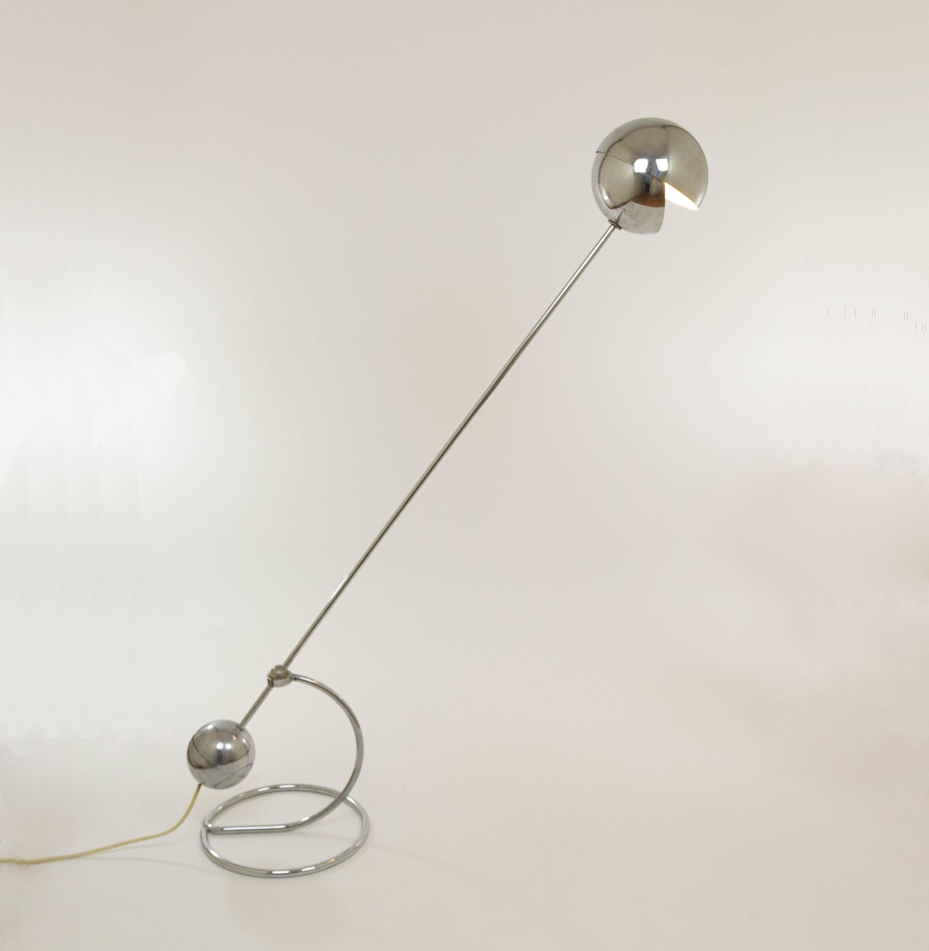 Flexible model 3S floor lamp designed by Paolo Tilche in 1961 and produced by Sirrah.

The lamp has a spherical shade and a rather heavy, also, spherical base that serves as a counterweight. The 3S floor lamp is adjustable around the vertical