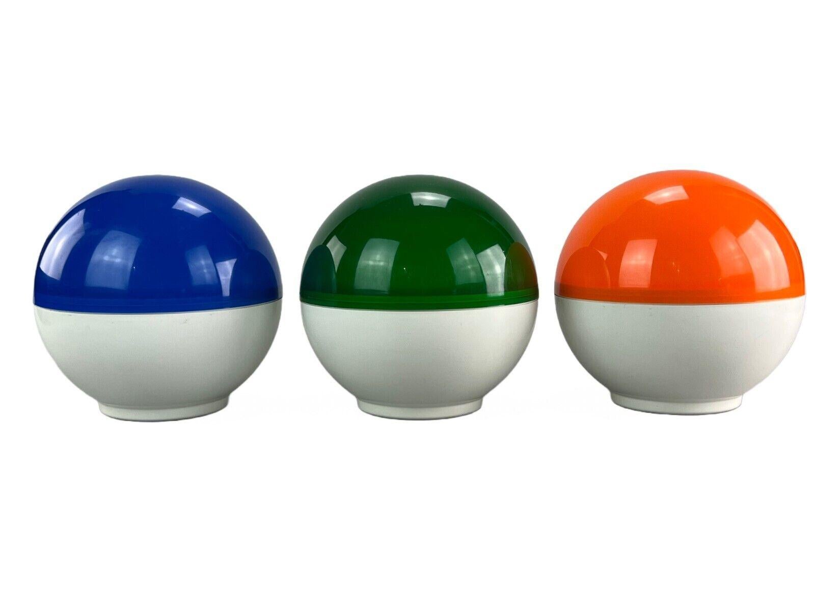 3x 60s 70s Varta party lights Hans Gugelot lampe de table Space Age Design

Objet : lampe à boule 3x

Fabricant : Varta

Condition : bon - vintage

Âge : environ 1960-1970

Dimensions :

Diamètre = 17cm

Autres notes :

-