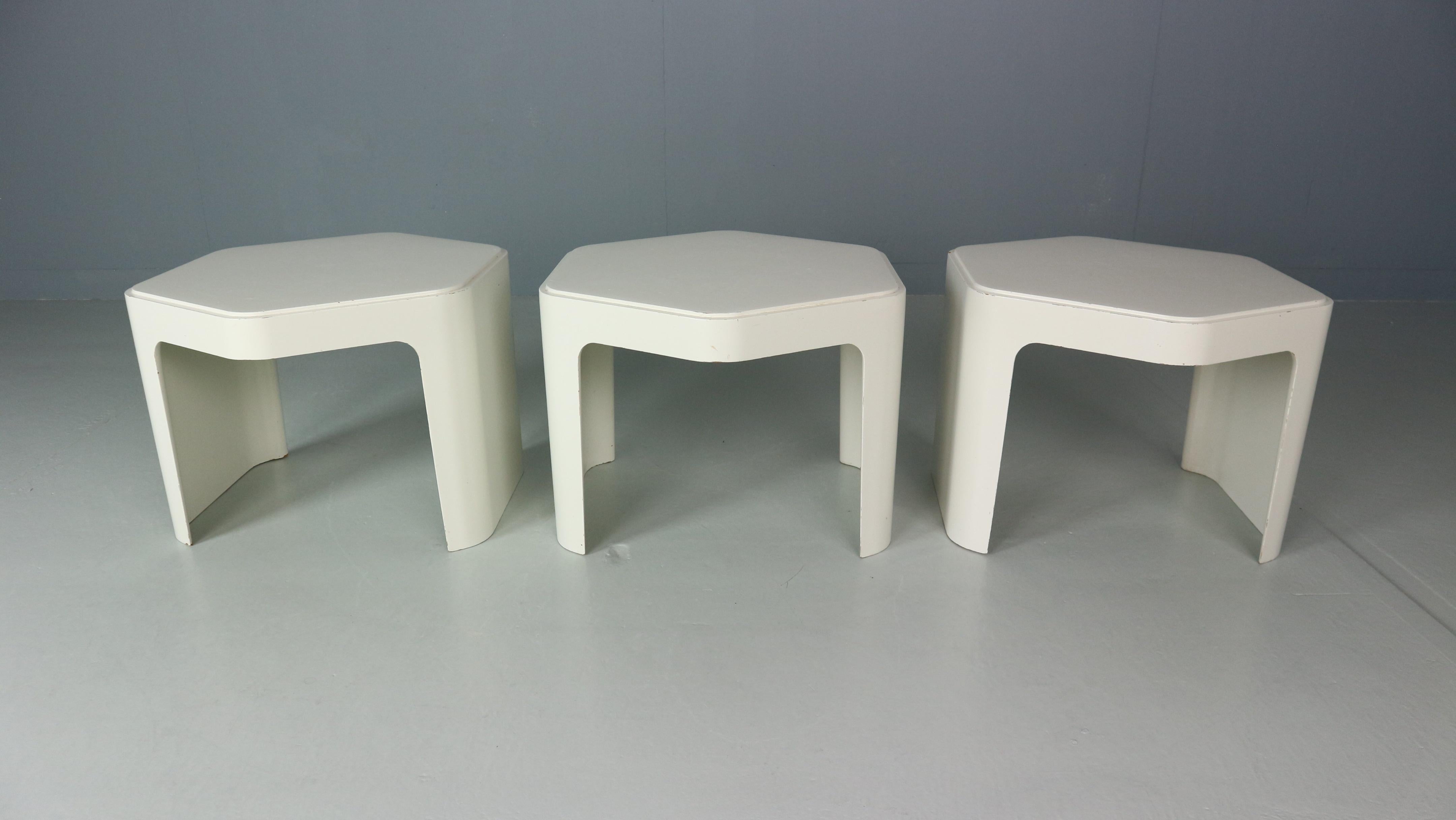 3x Hexagonal side tables by Peter Ghyzcy for Form + Life Collection, 1970. For Sale 3